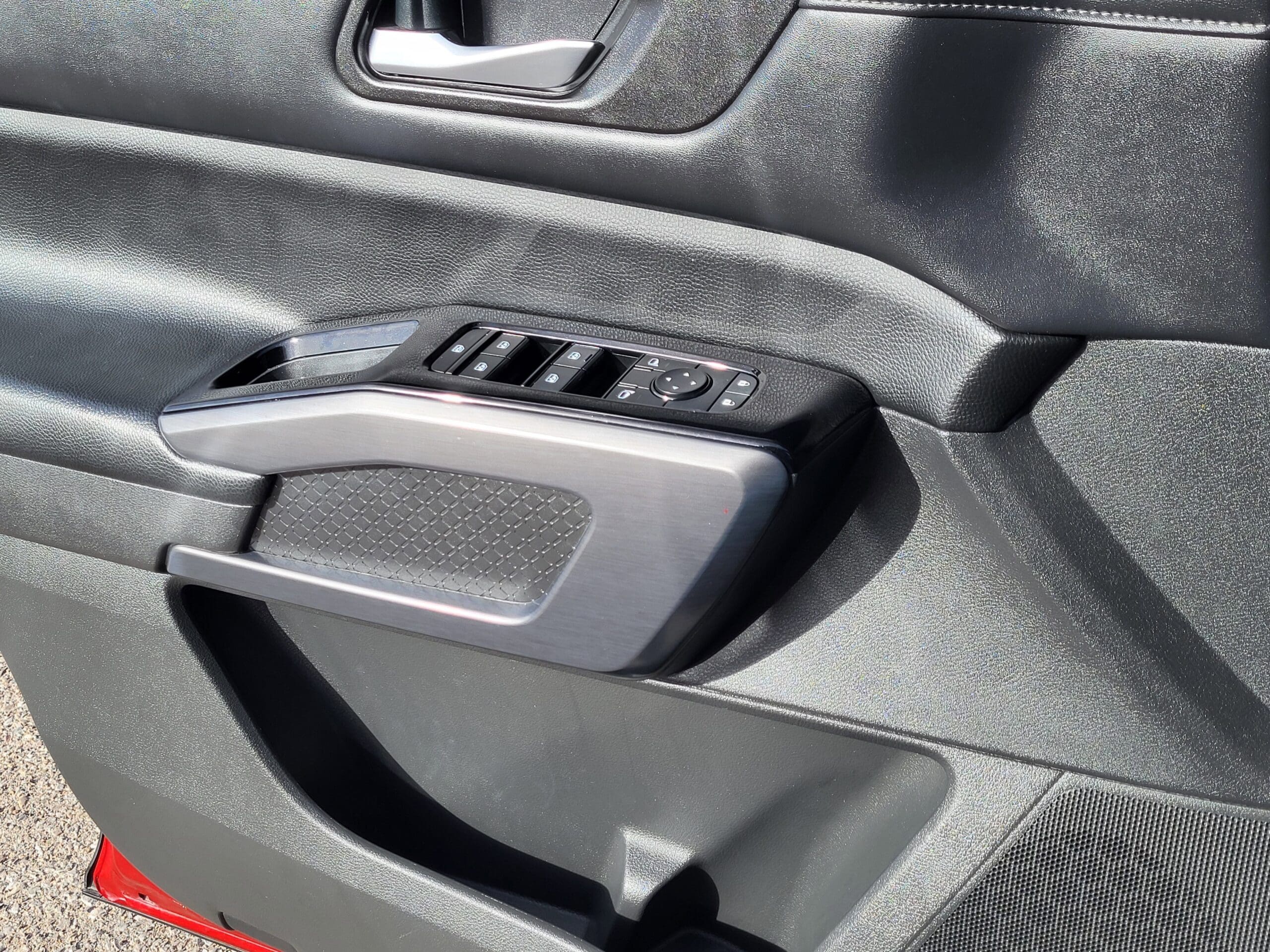 2023 Nissan Pathfinder - Image 6