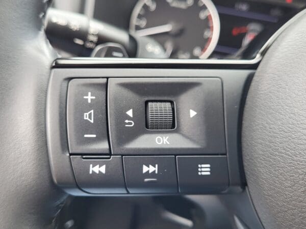 2023 Nissan Rogue - Image 20