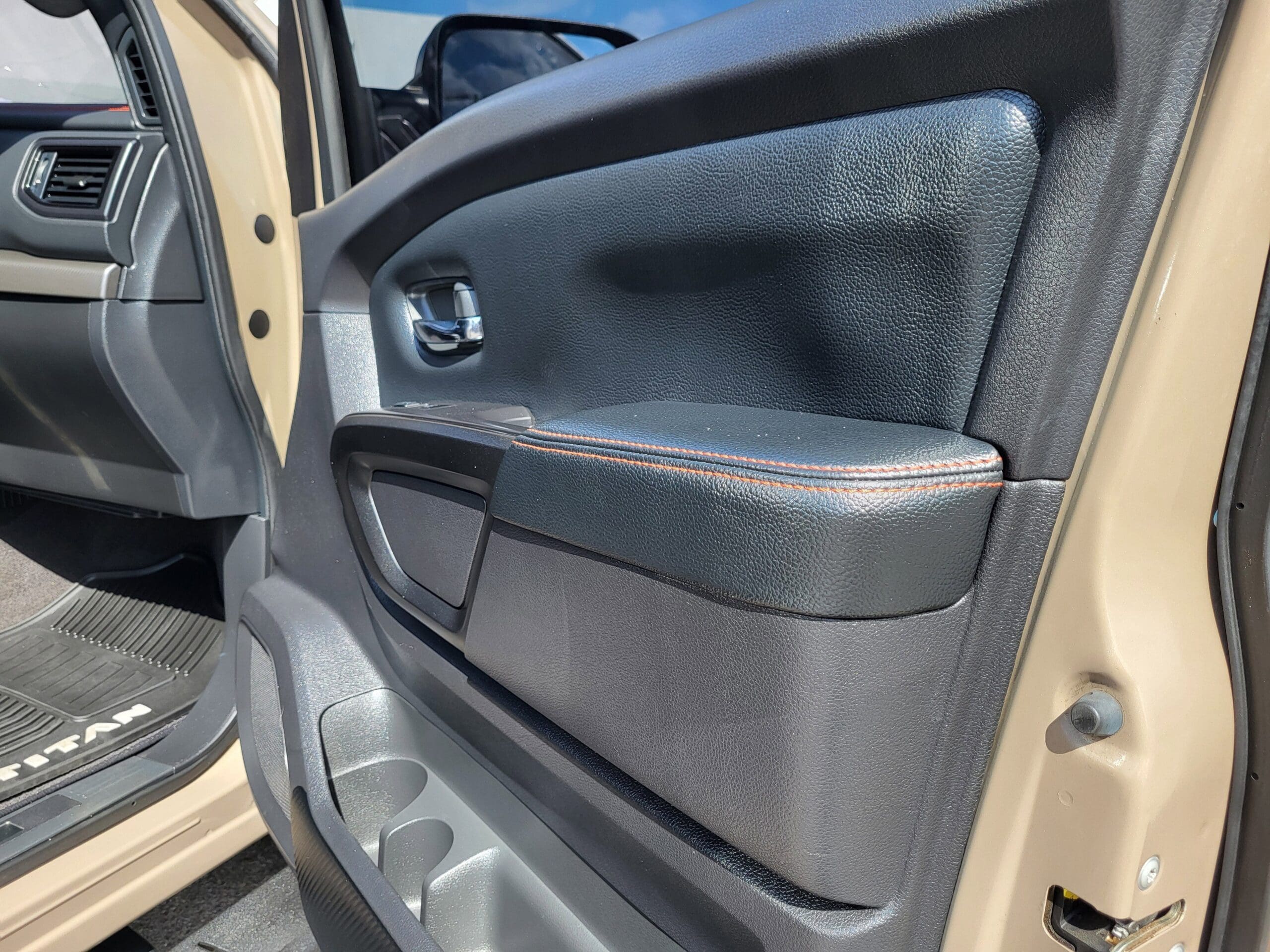 2021 Nissan Titan - Image 16