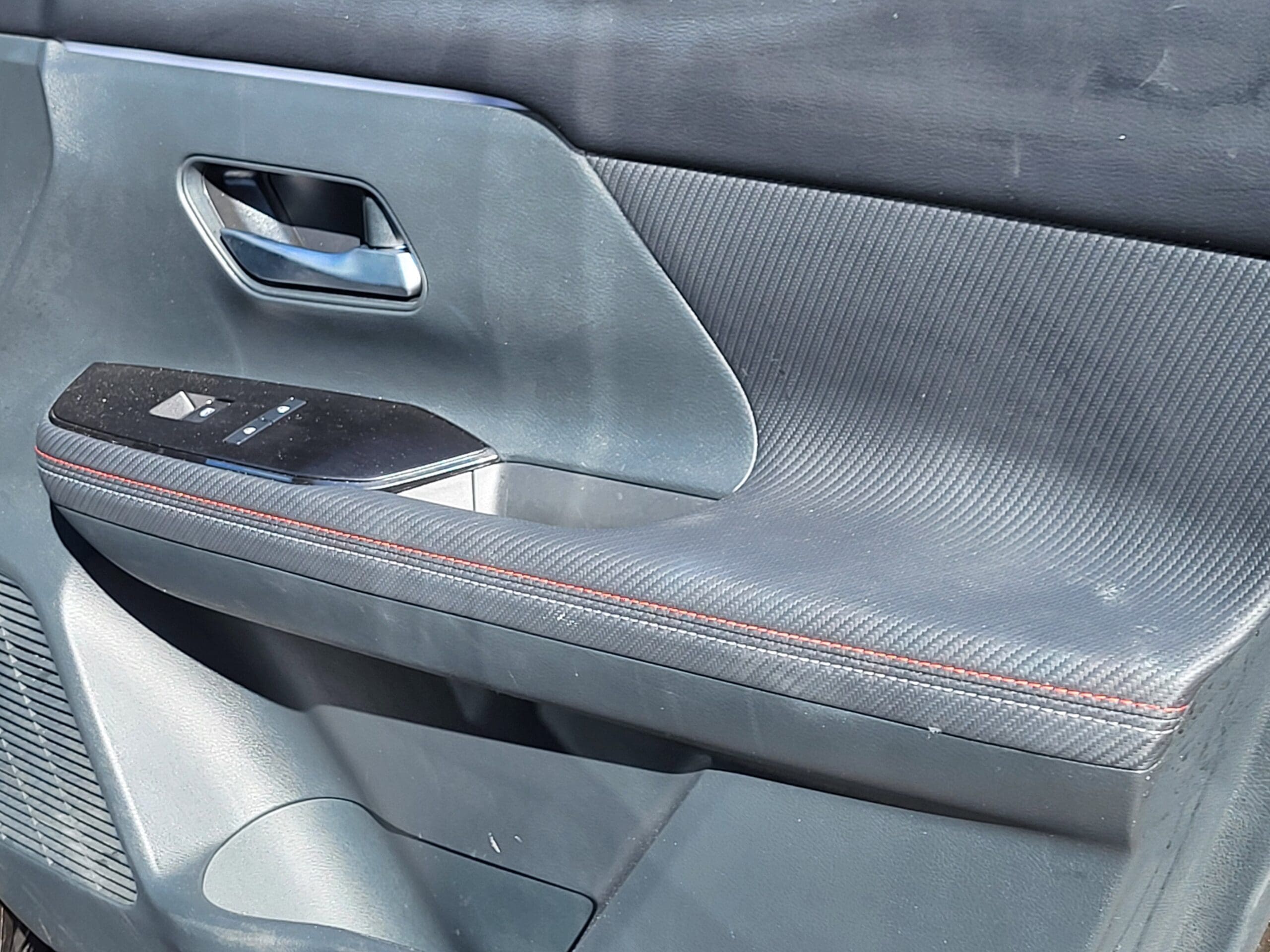 2025 Nissan Kicks - Image 16