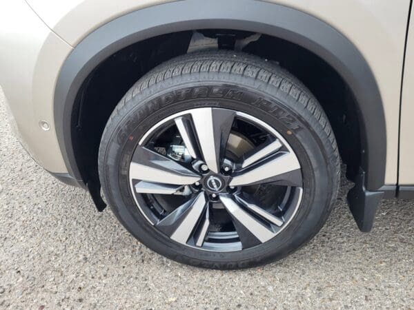 2023 Nissan Rogue - Image 18