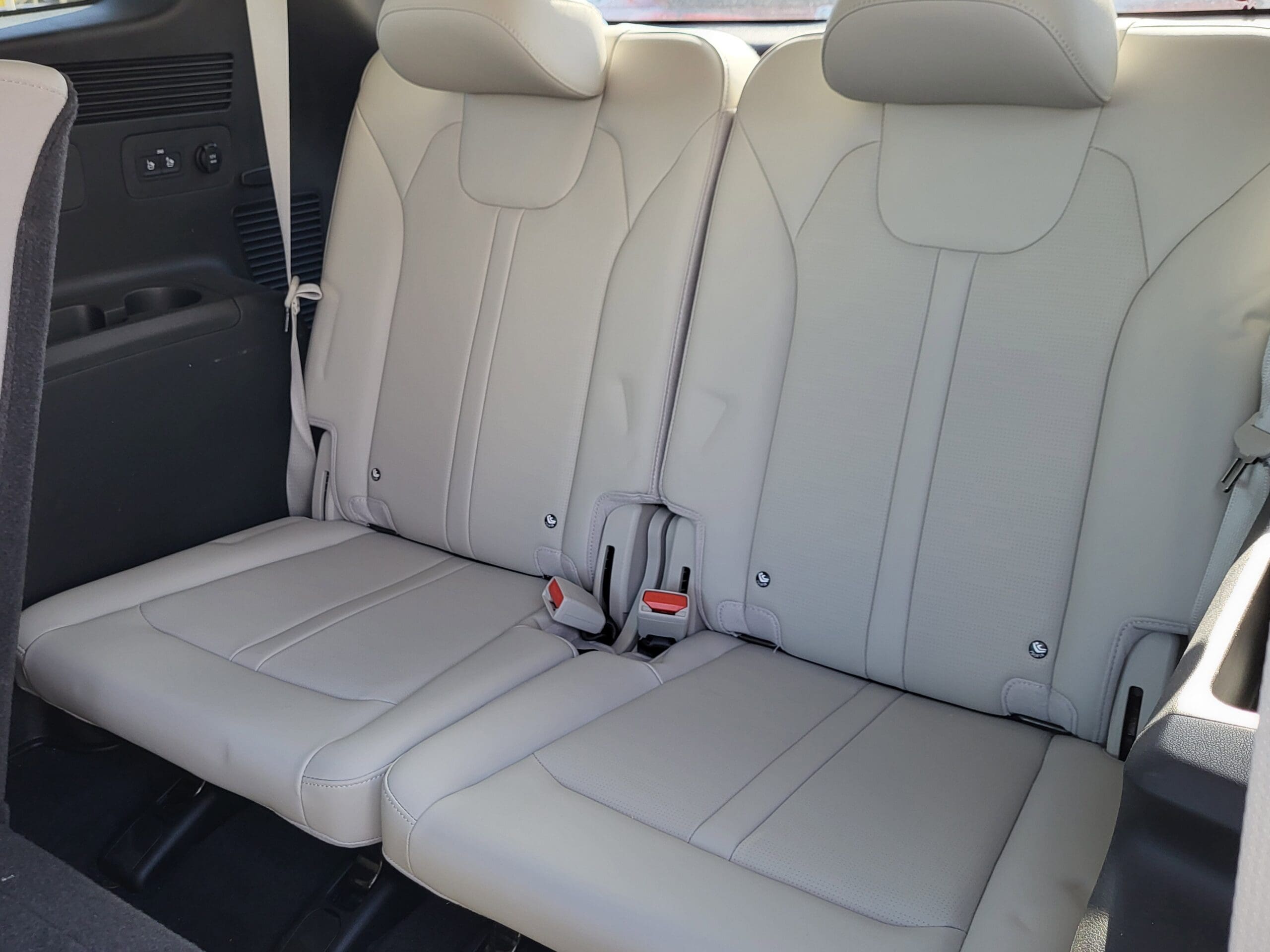 2024 Kia Sorento - Image 14