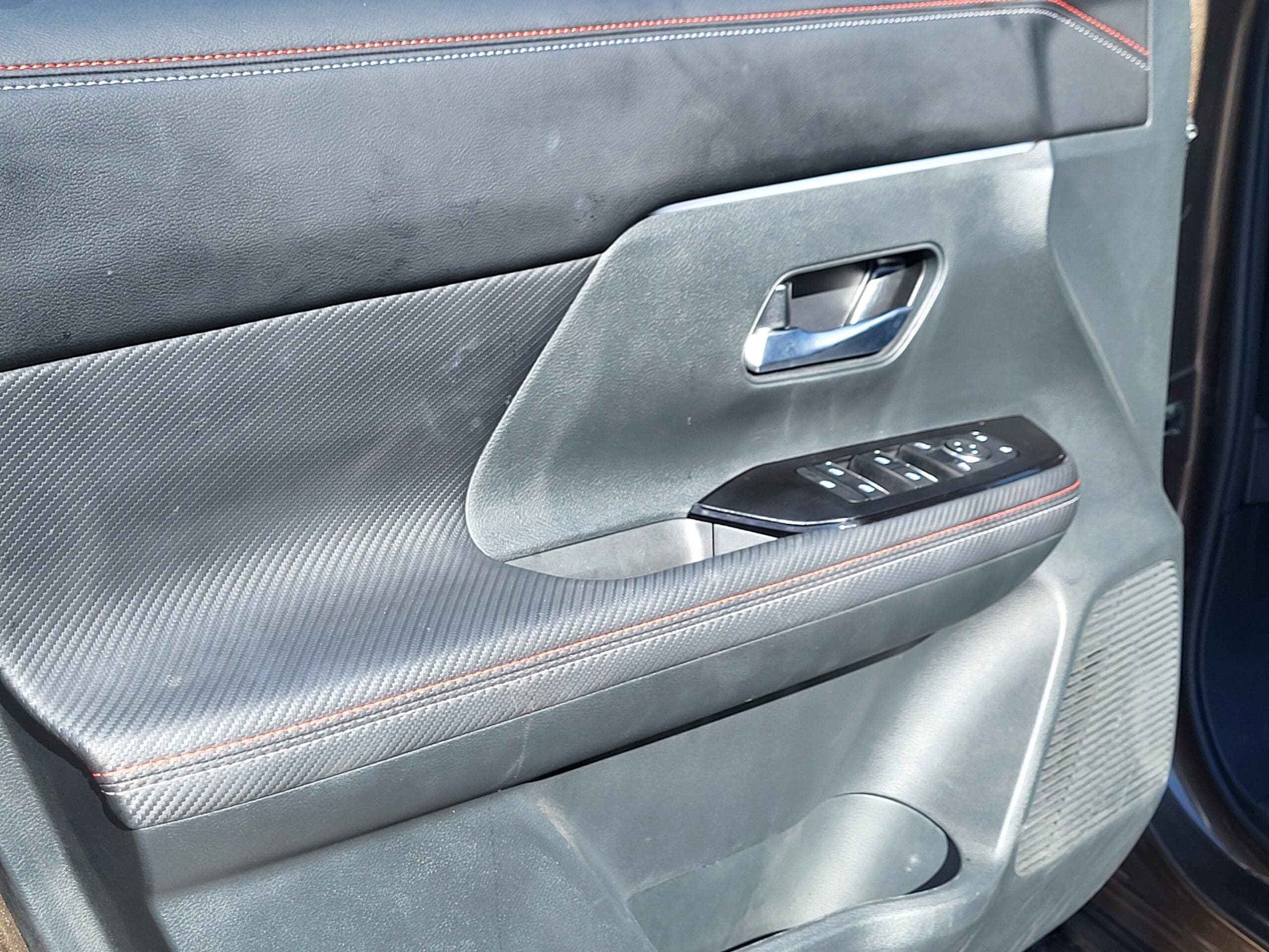 2025 Nissan Kicks - Image 6