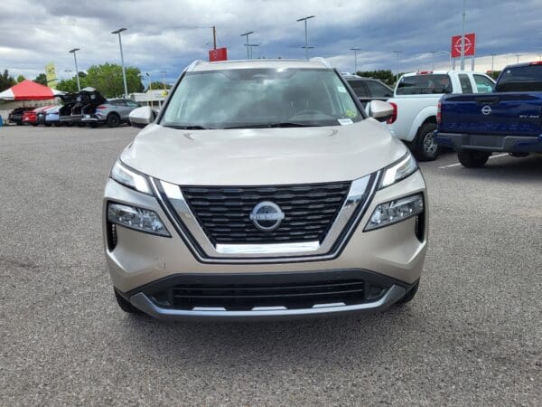 2023 Nissan Rogue - Image 5