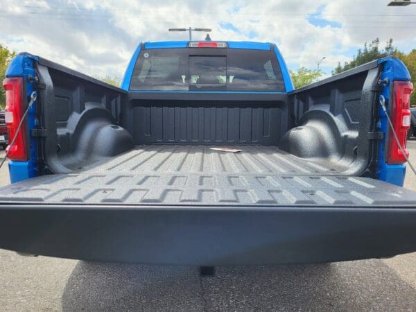 2025 Ram 1500 - Image 12