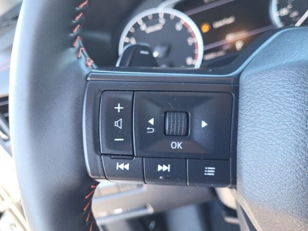 2025 Nissan Rogue - Image 19