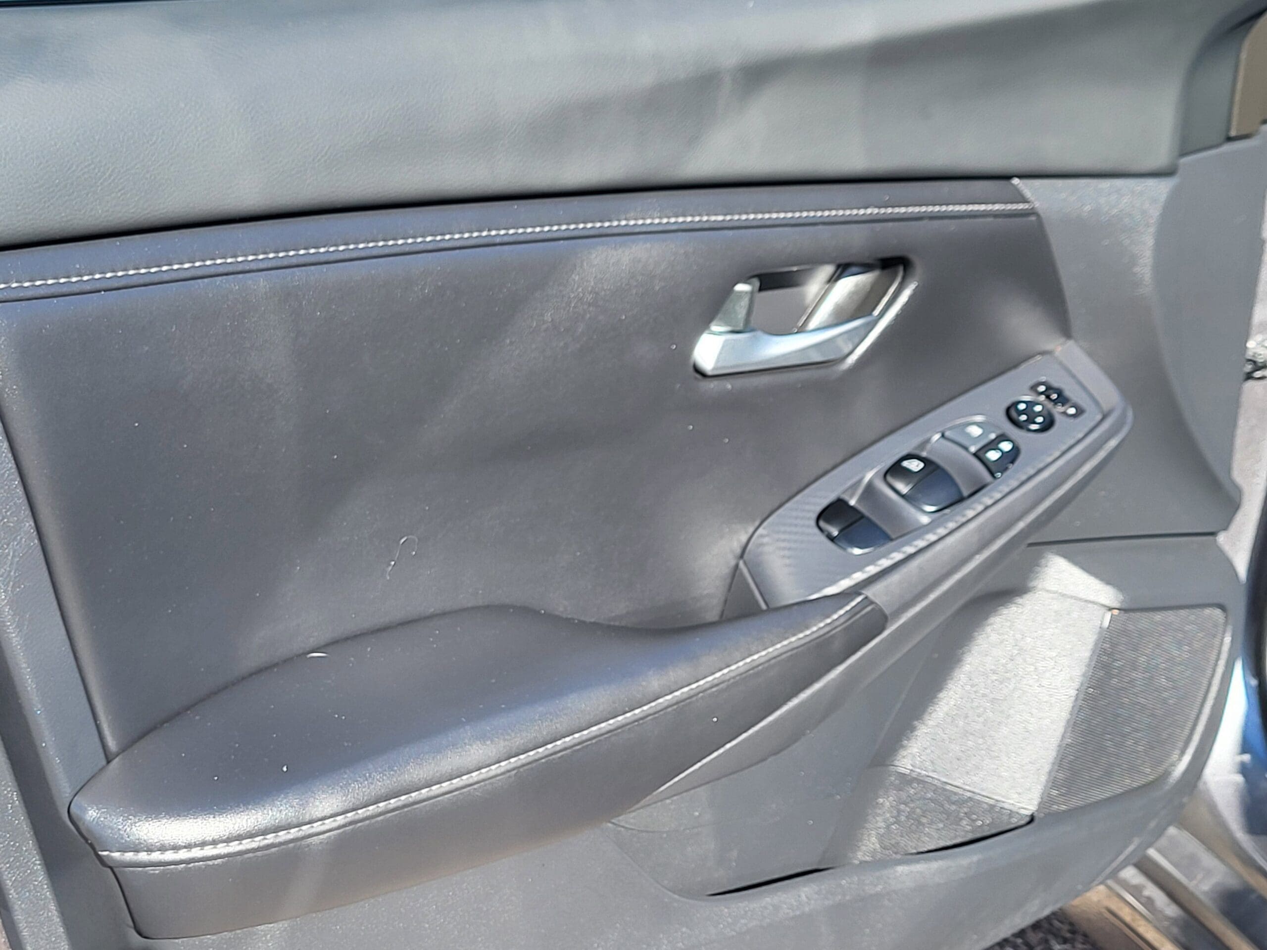 2022 Nissan Sentra - Image 6