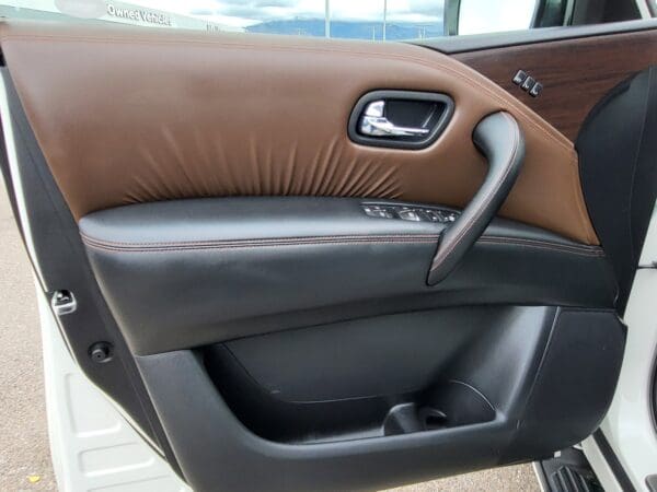 2019 Nissan Armada - Image 6