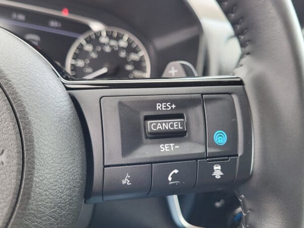2023 Nissan Rogue - Image 21
