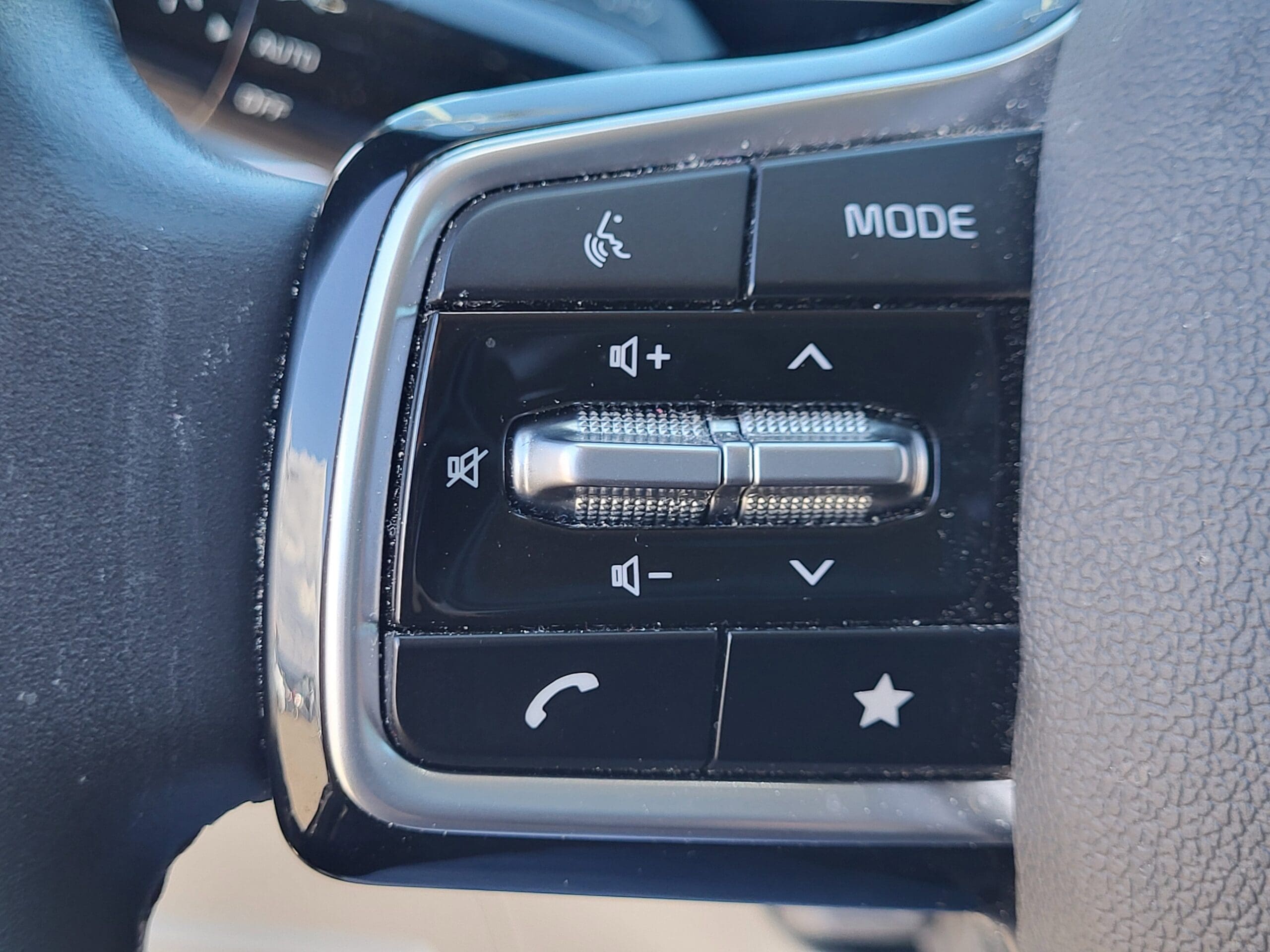2024 Kia Sorento - Image 19