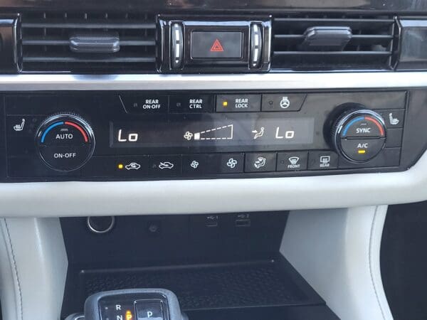2023 Nissan Pathfinder - Image 27