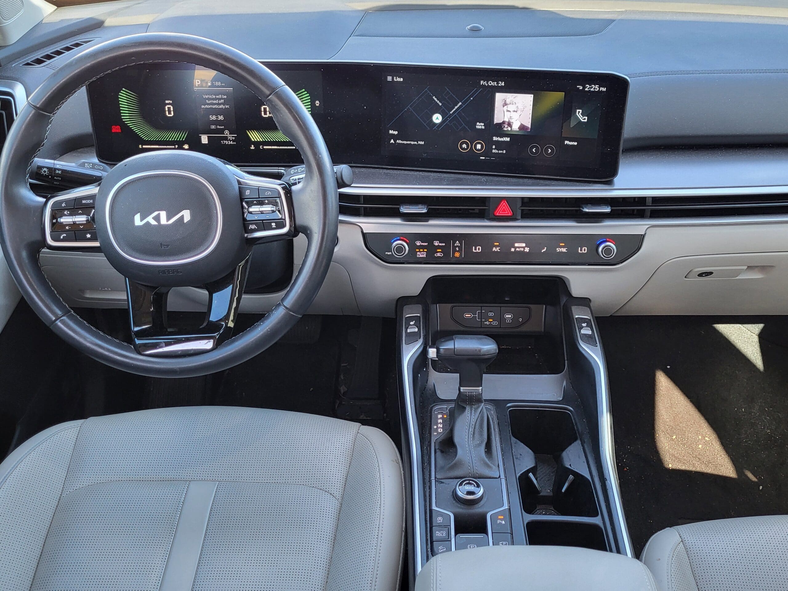 2024 Kia Sorento - Image 11