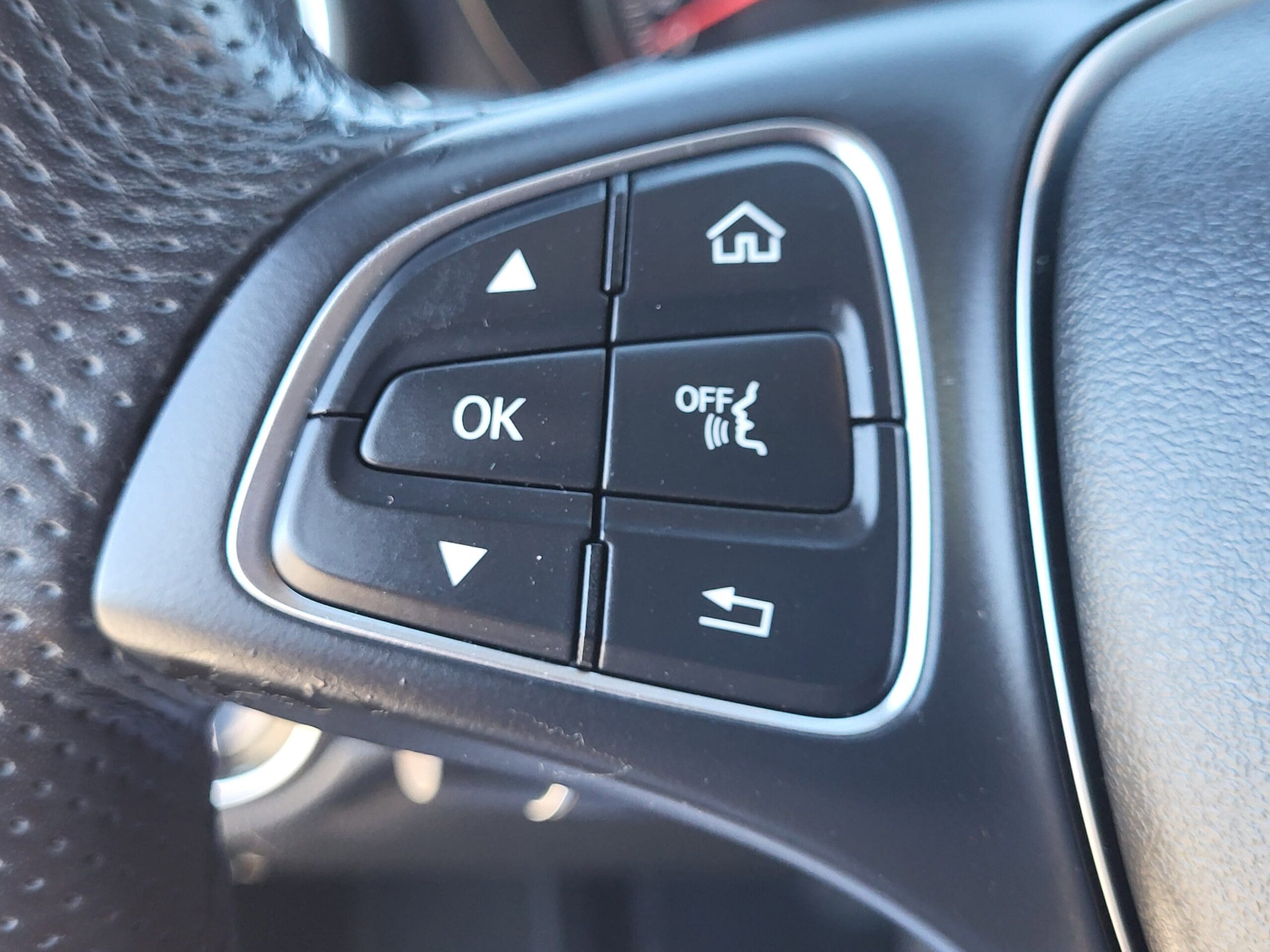 2017 Mercedes-Benz C-Class - Image 21