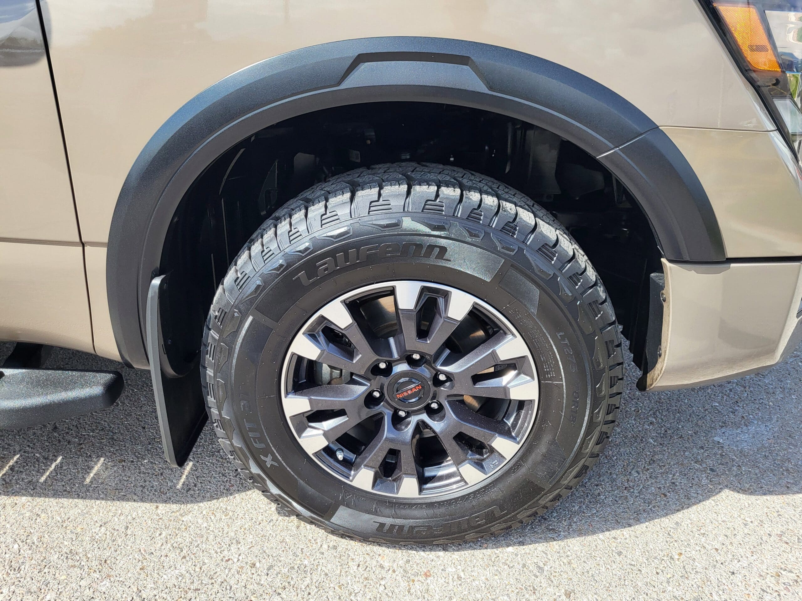 2021 Nissan Titan - Image 17