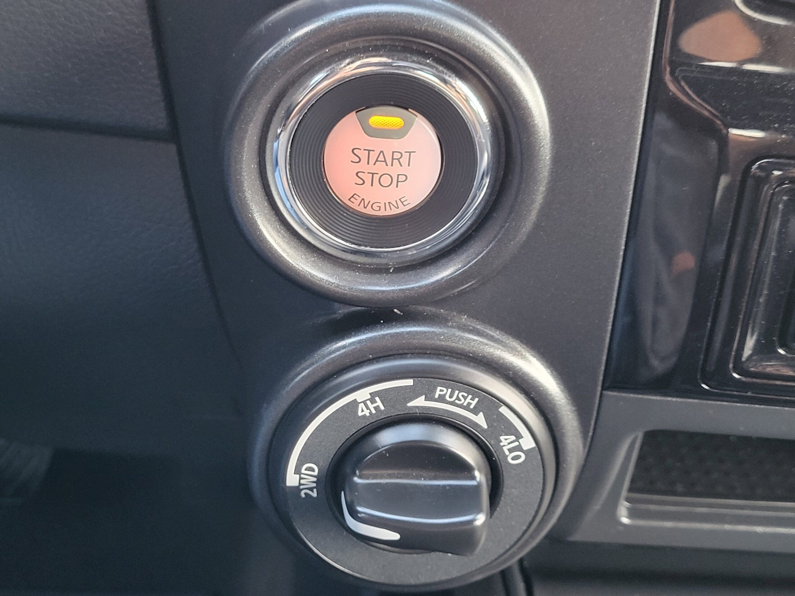 2021 Nissan Titan - Image 25