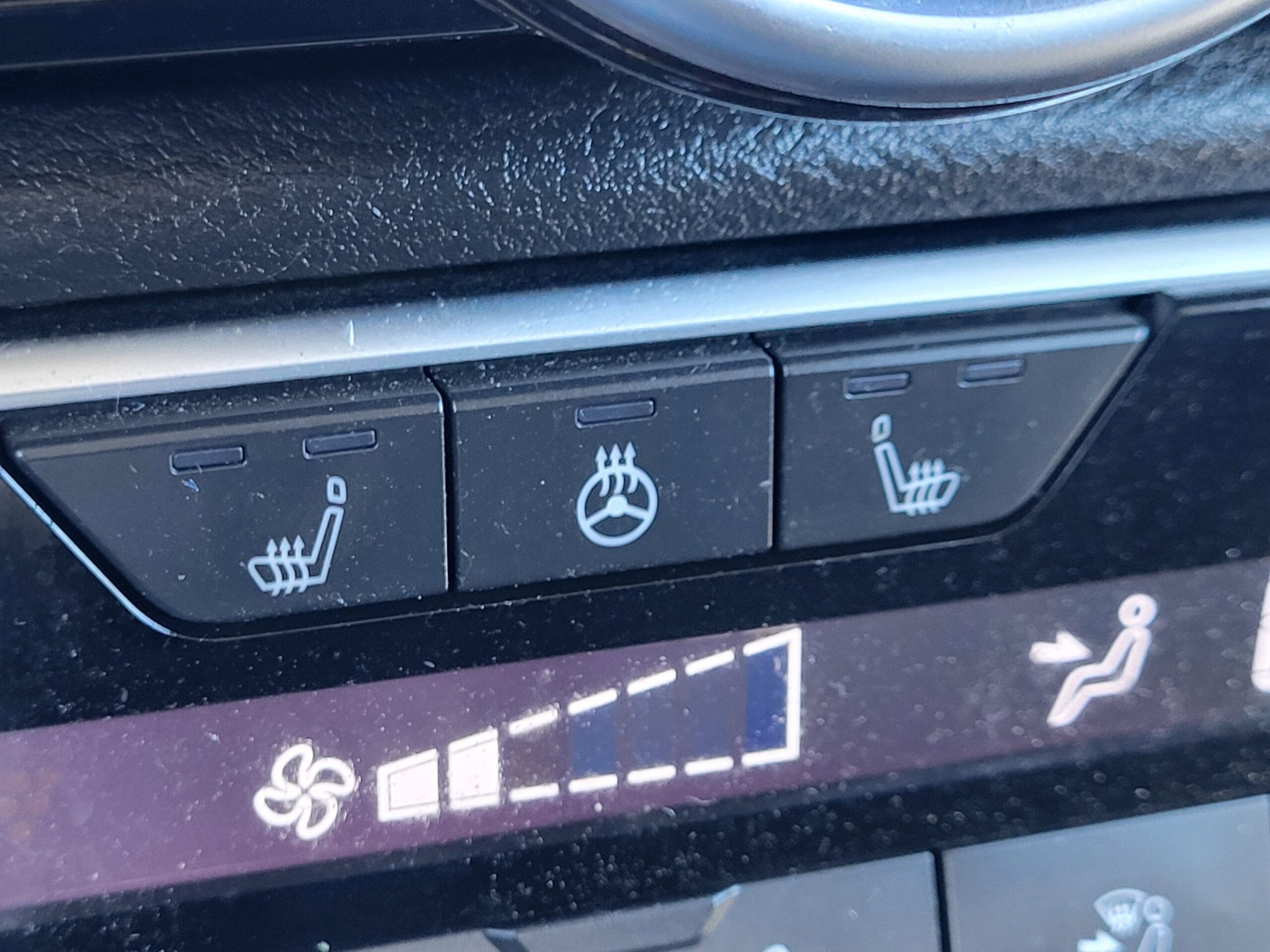 2023 Nissan Sentra - Image 24