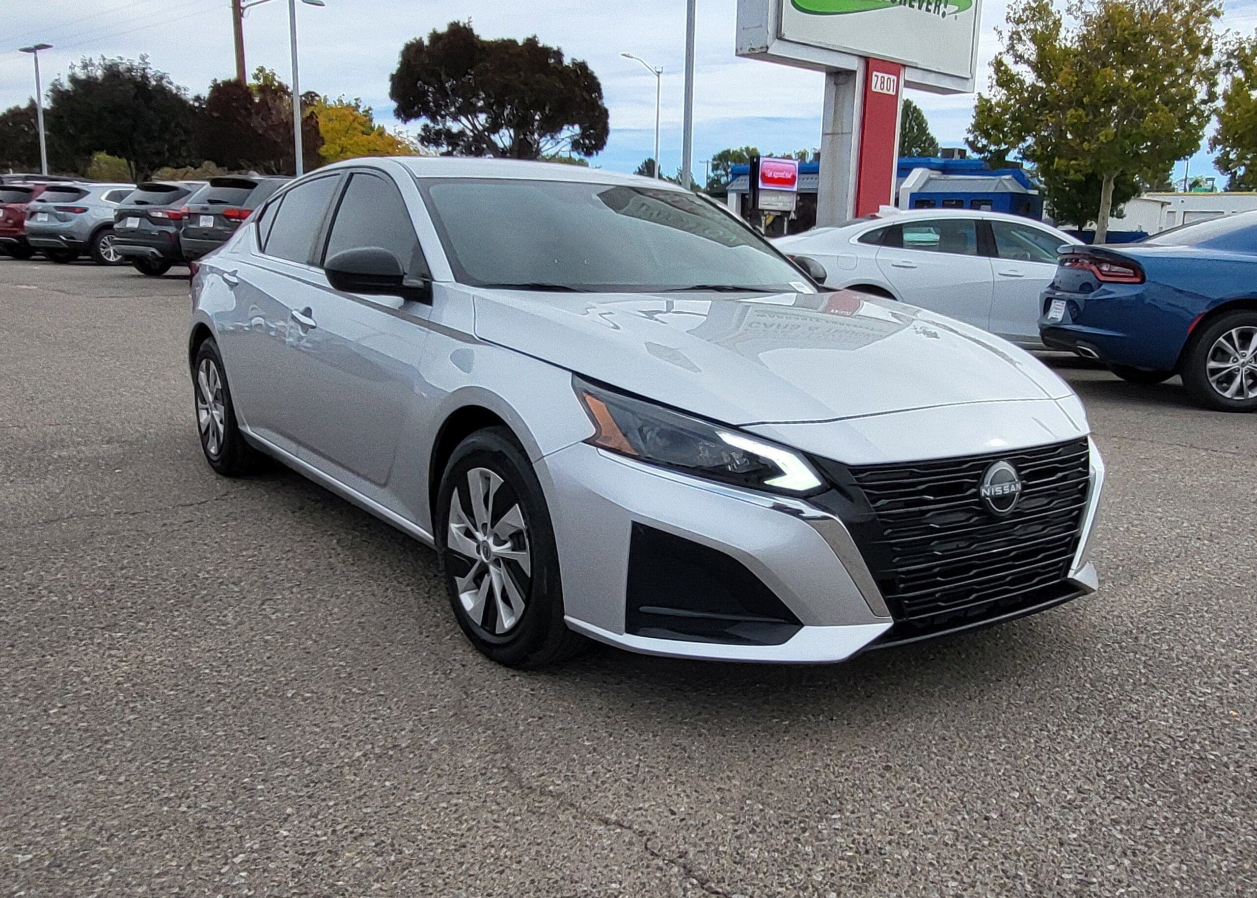 2024 Nissan Altima - Image 4