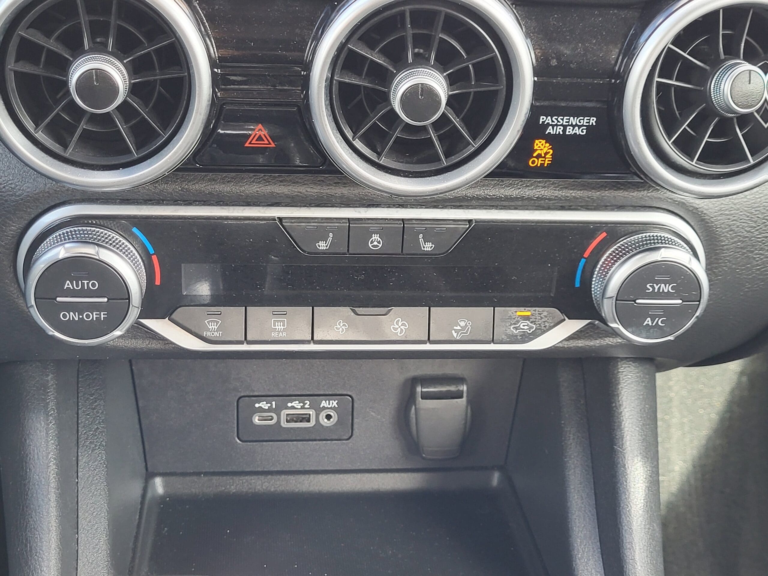 2023 Nissan Sentra - Image 25