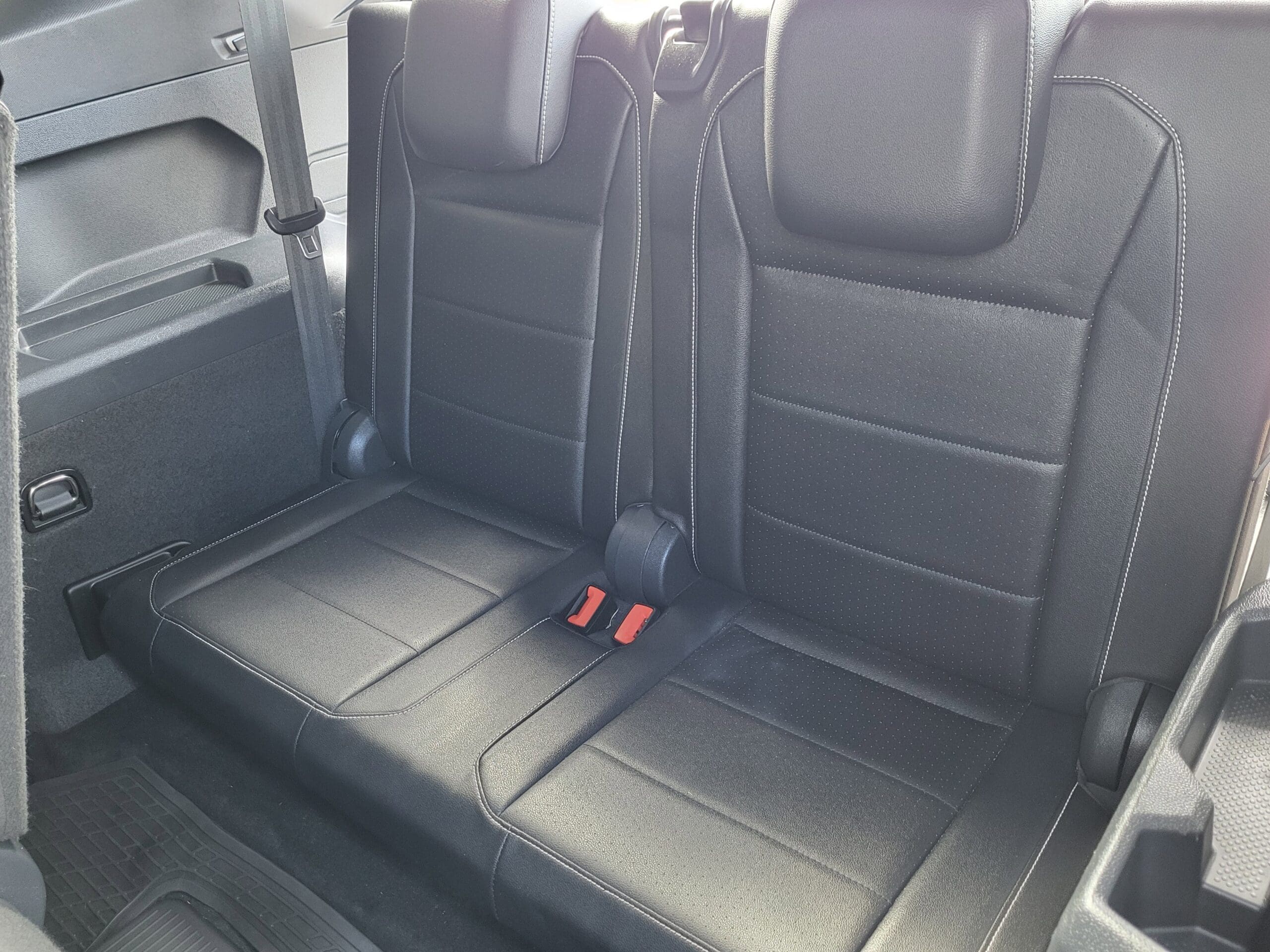 2021 Volkswagen Tiguan - Image 14