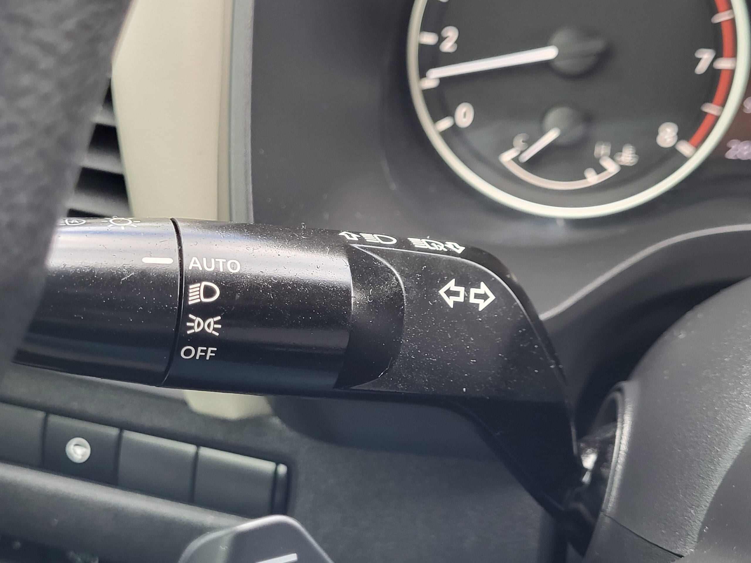 2023 Nissan Rogue - Image 28