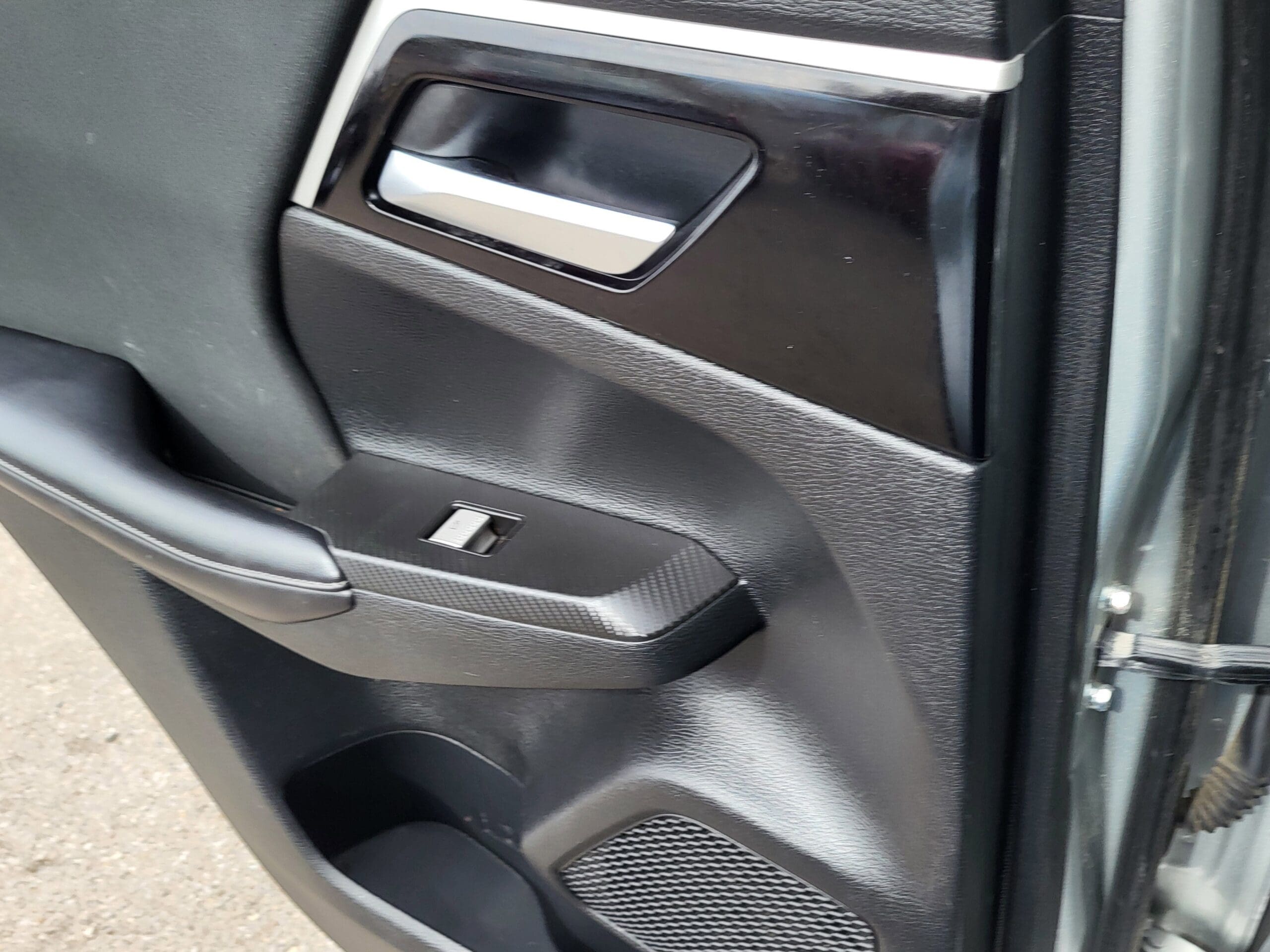 2022 Mitsubishi Outlander - Image 11