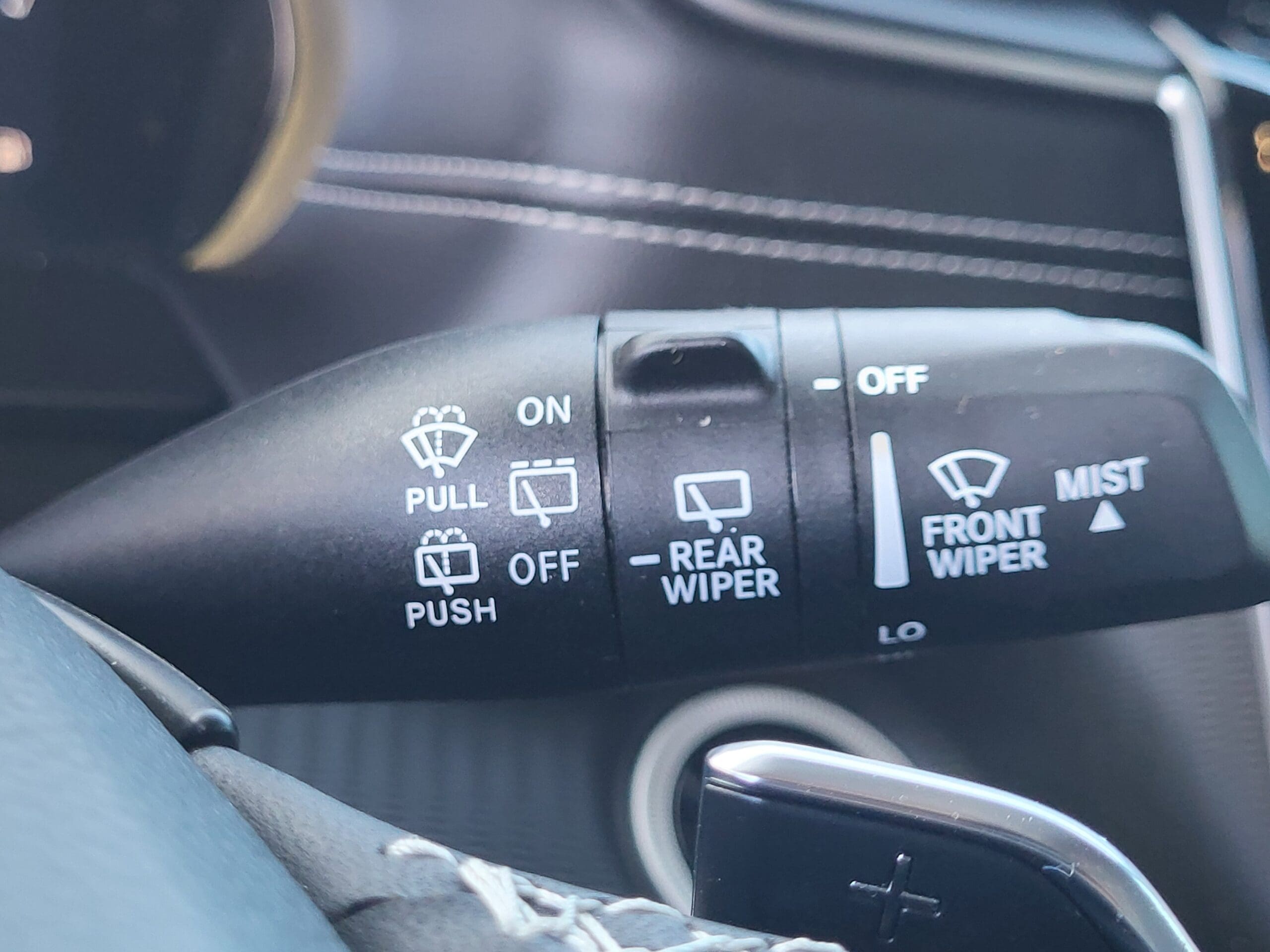 2025 Jeep Grand Cherokee - Image 24