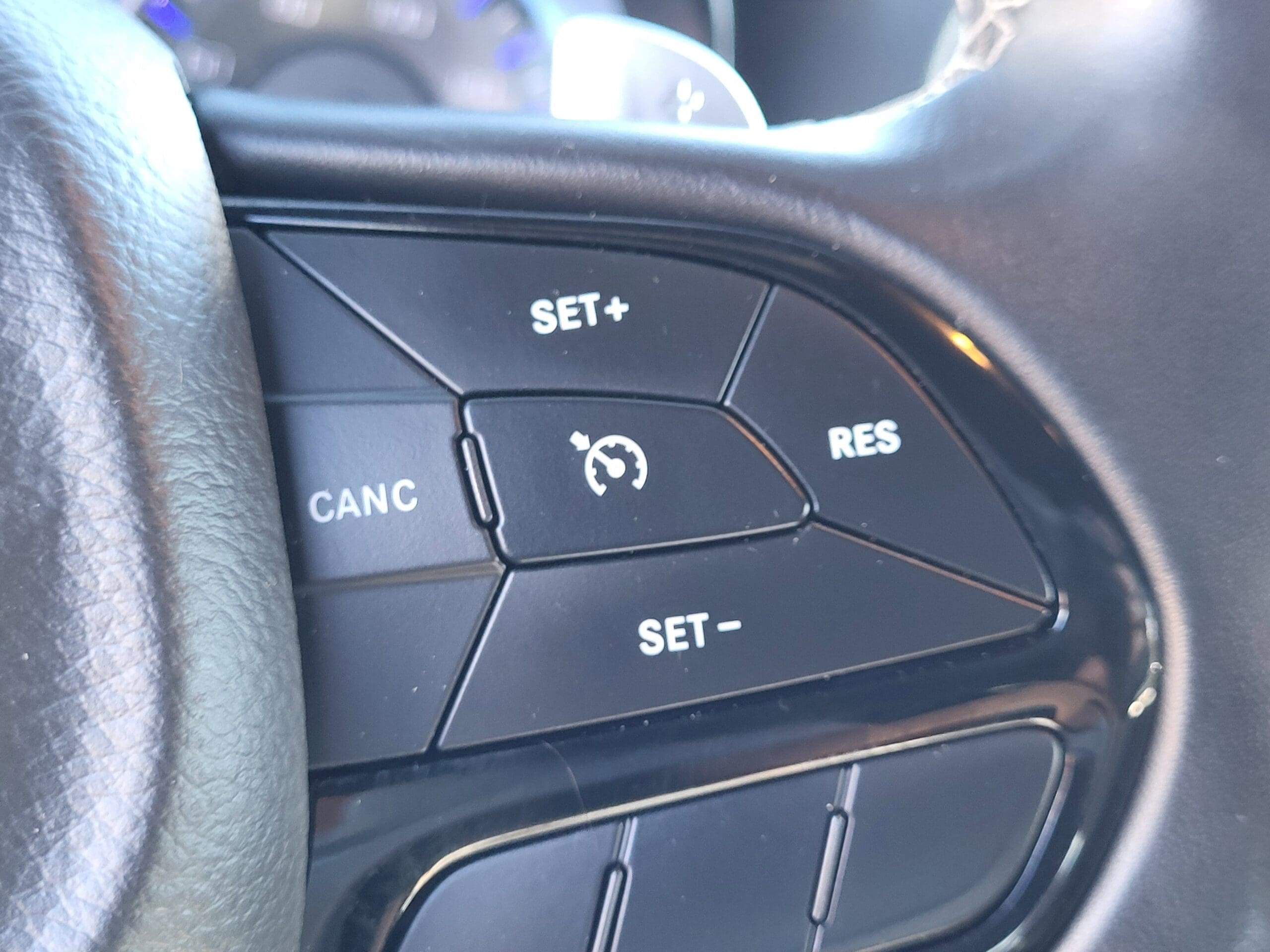 2022 Chrysler 300 - Image 20