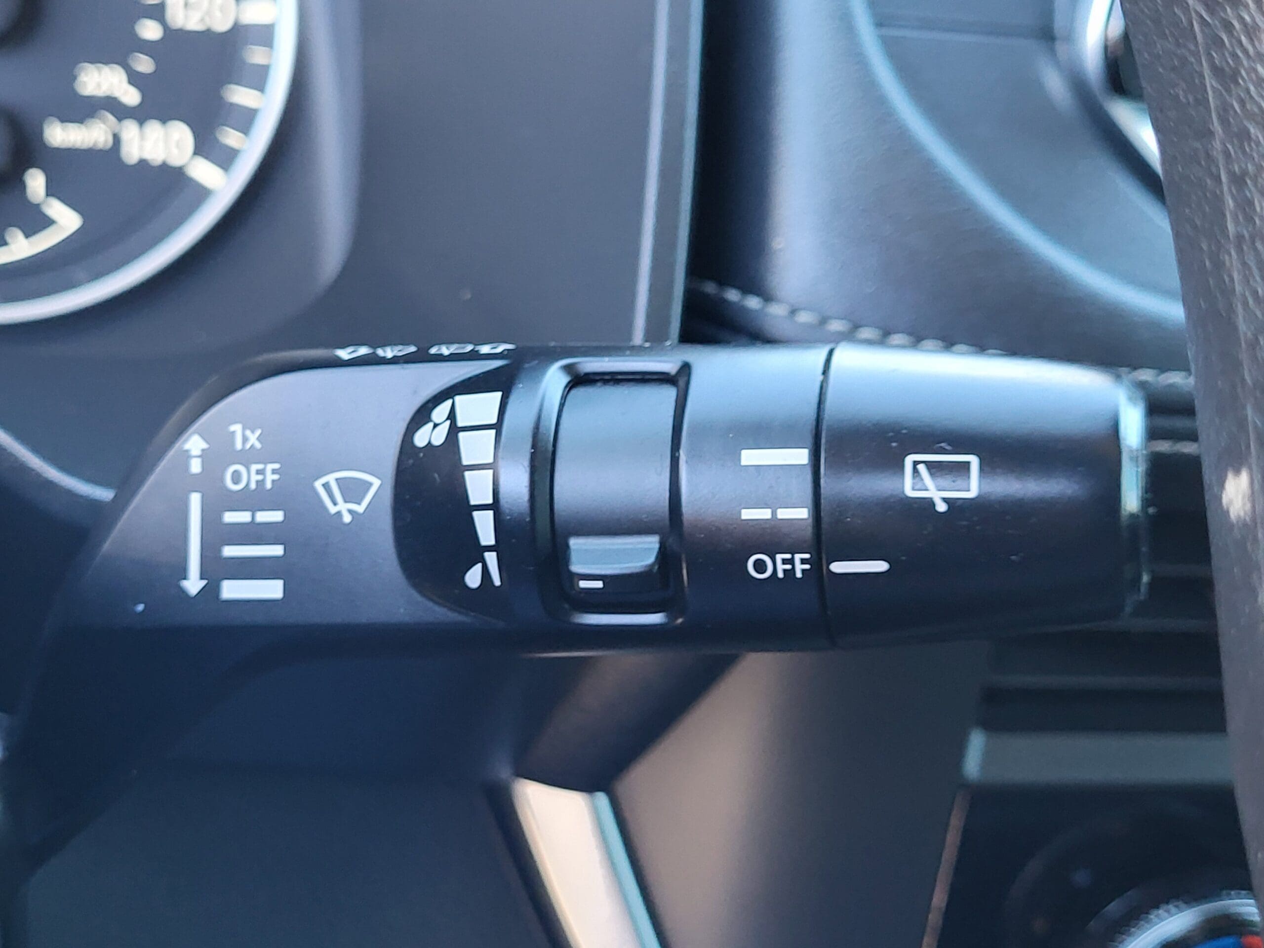 2023 Nissan Rogue - Image 26