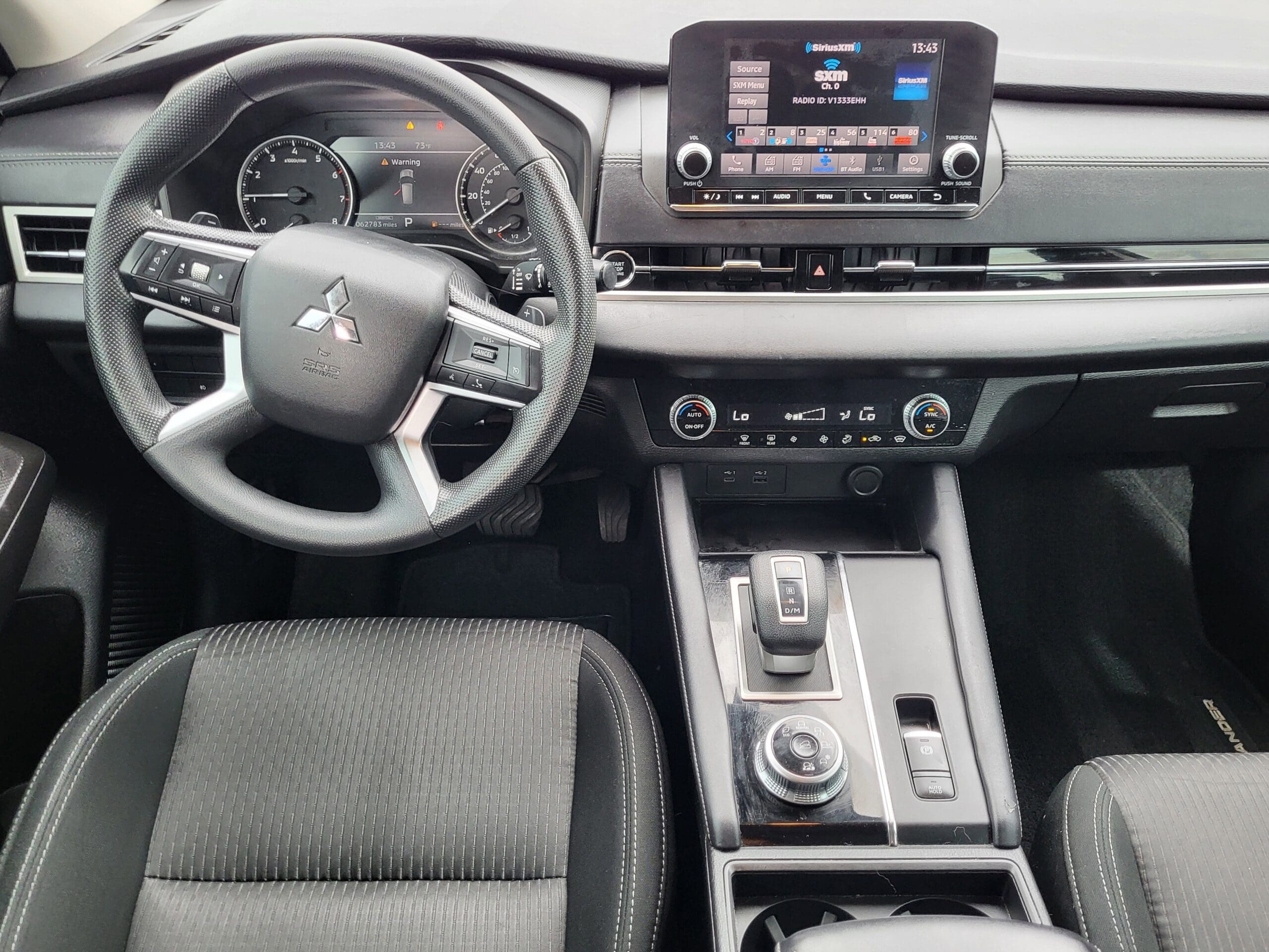 2022 Mitsubishi Outlander - Image 10