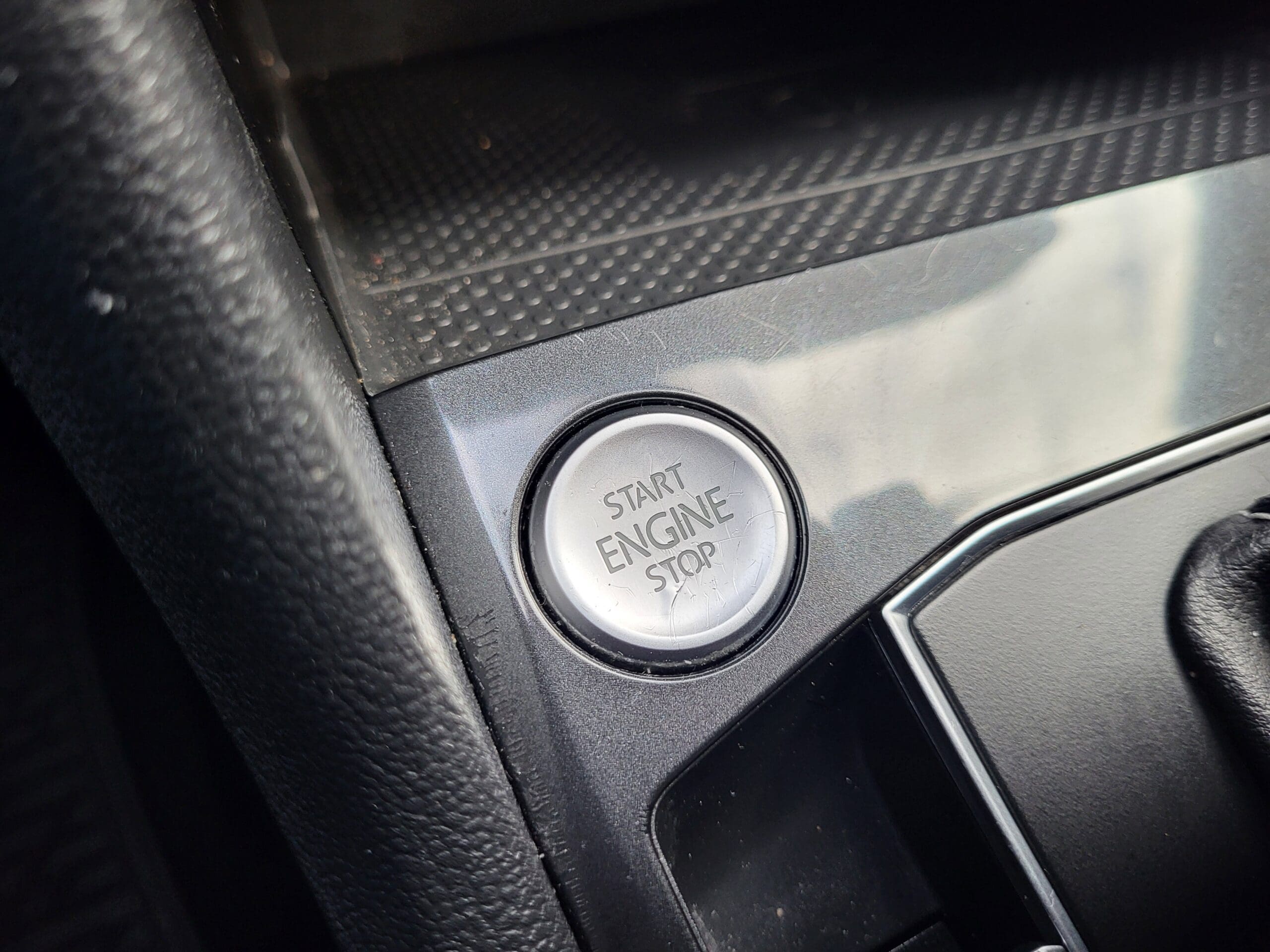 2021 Volkswagen Tiguan - Image 27