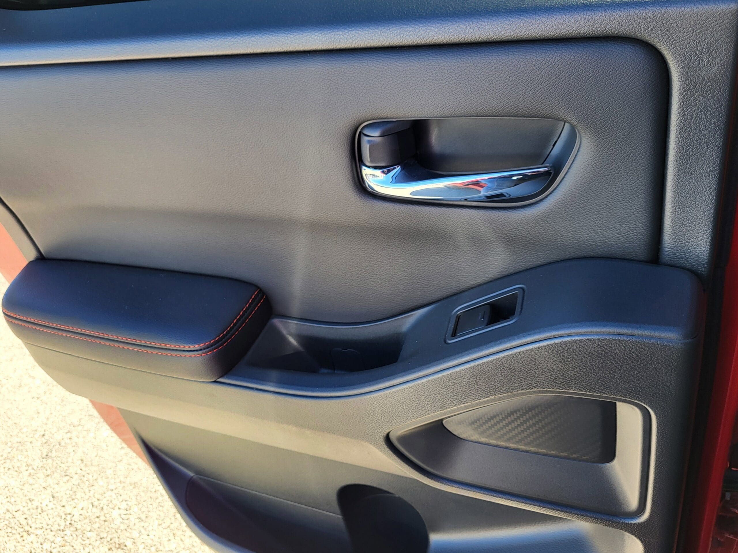 2025 Nissan Frontier - Image 11