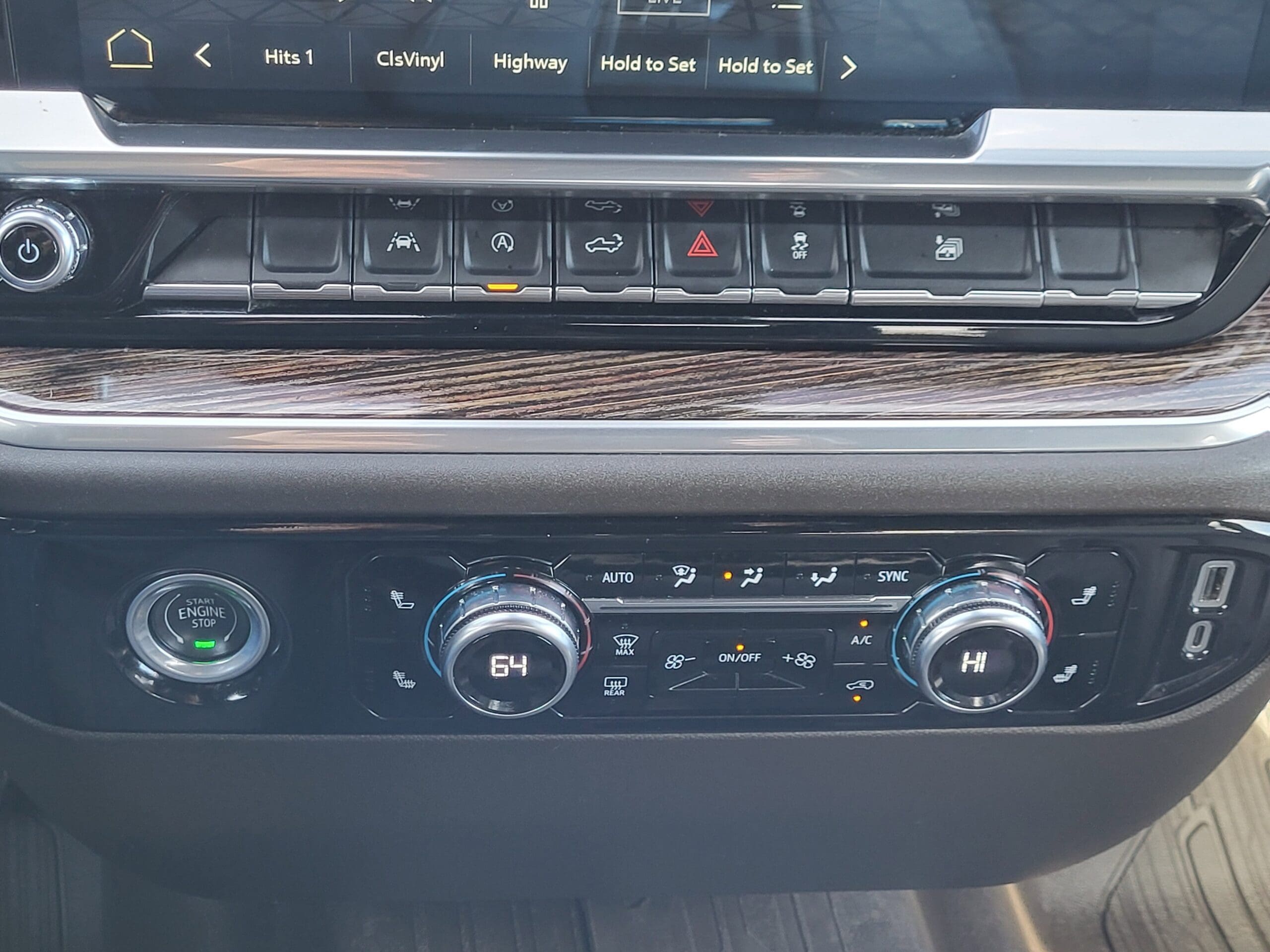 2023 GMC Sierra 1500 - Image 24