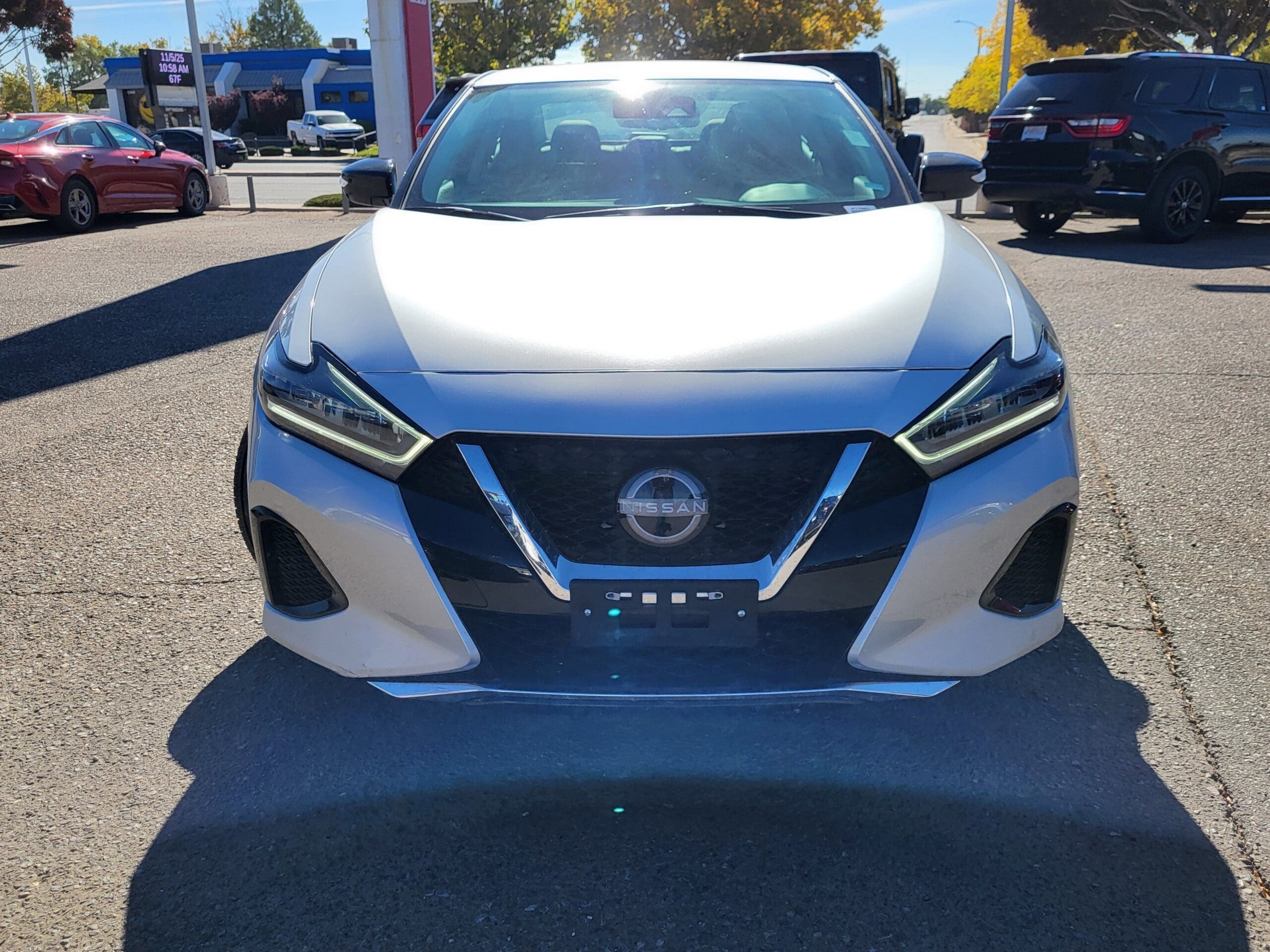 2023 Nissan Maxima - Image 5