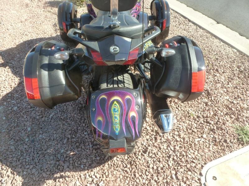 2013 Can-Am Spyder ST/STS/ST Limited - Image 6