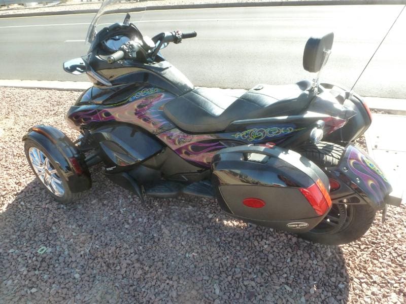 2013 Can-Am Spyder ST/STS/ST Limited - Image 7