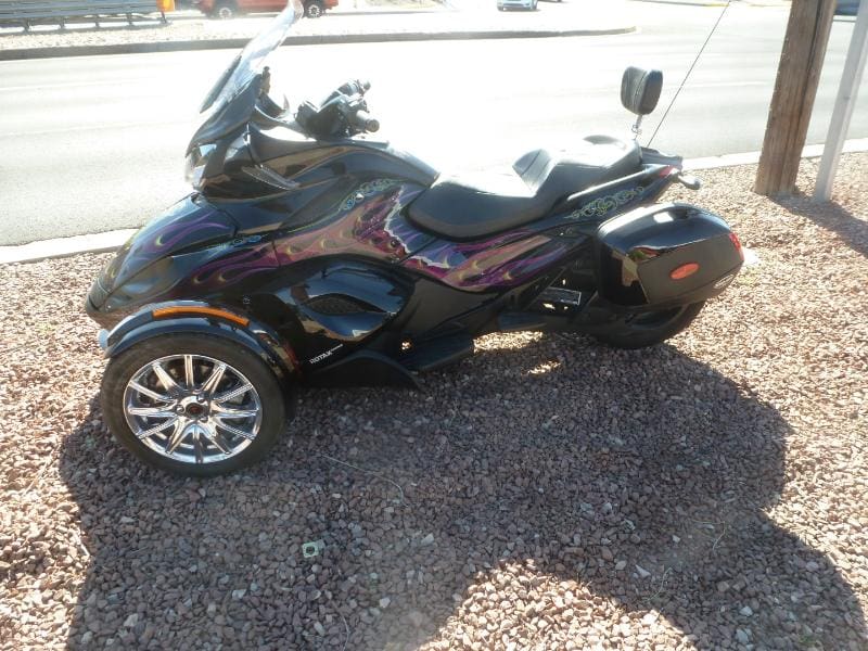 2013 Can-Am Spyder ST/STS/ST Limited - Image 10