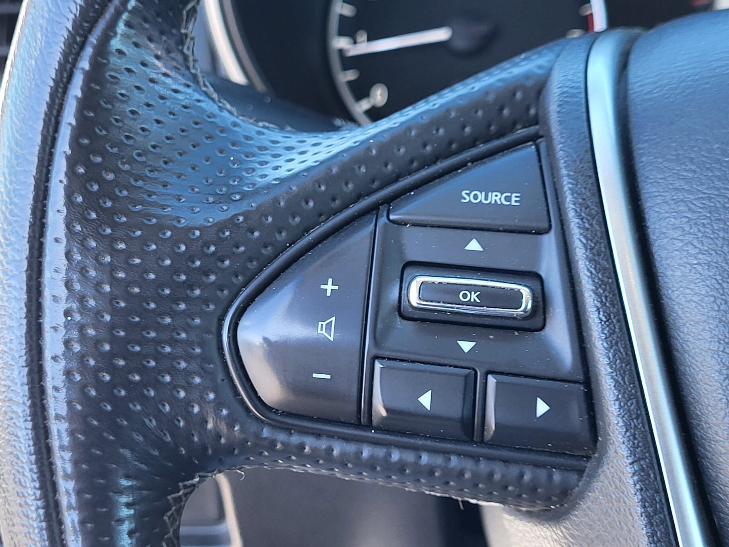 2023 Nissan Maxima - Image 20