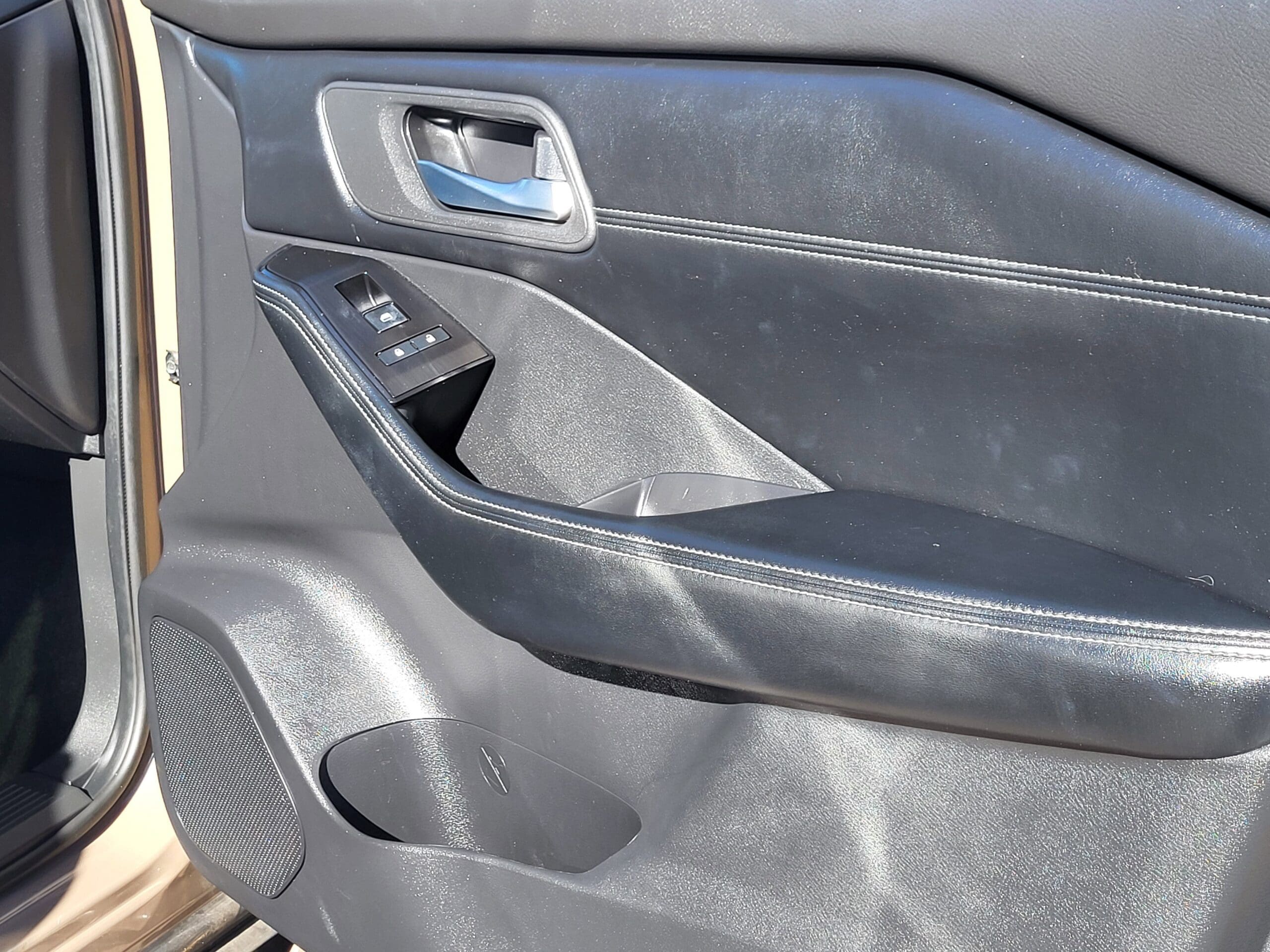 2024 Nissan Rogue - Image 16