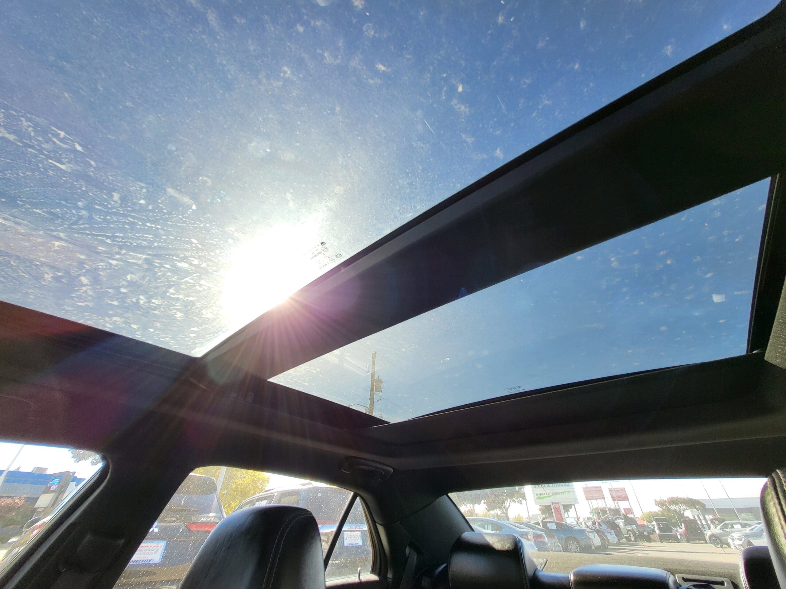 2022 Chrysler 300 - Image 27