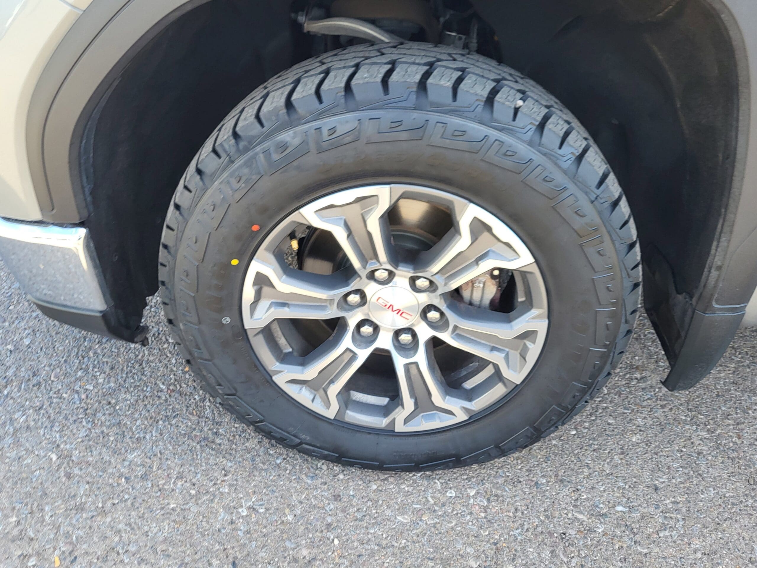 2023 GMC Sierra 1500 - Image 18