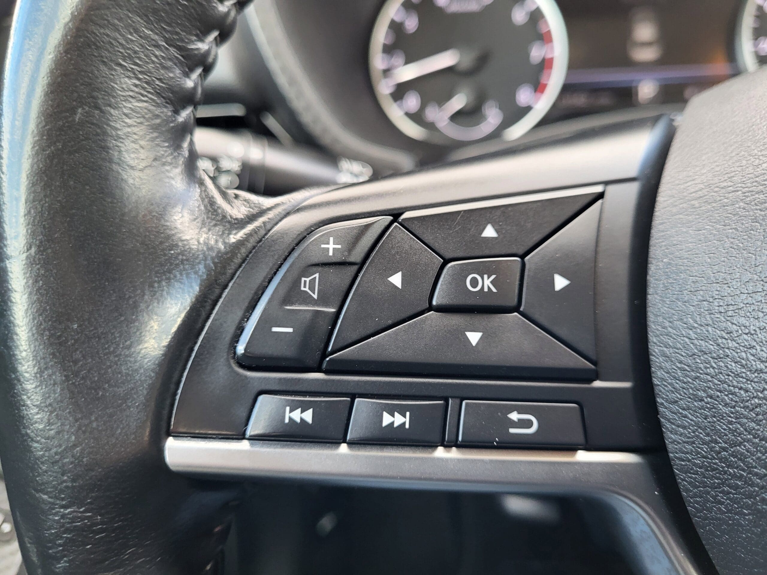 2023 Nissan Sentra - Image 20