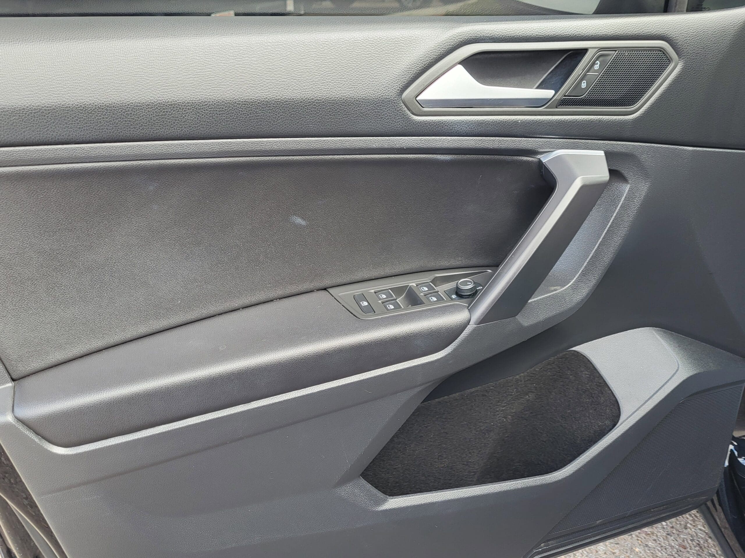 2021 Volkswagen Tiguan - Image 6