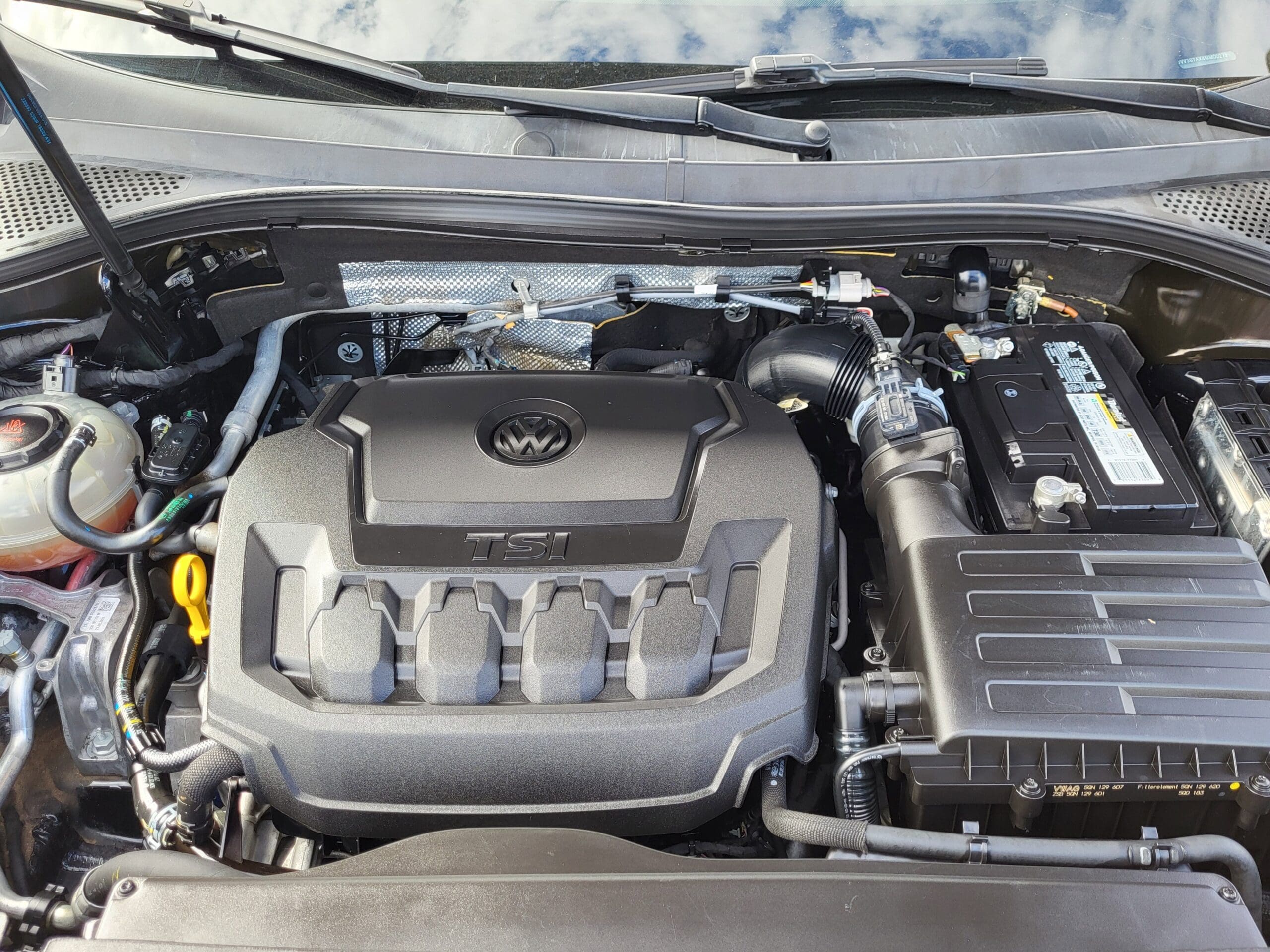 2021 Volkswagen Tiguan - Image 19