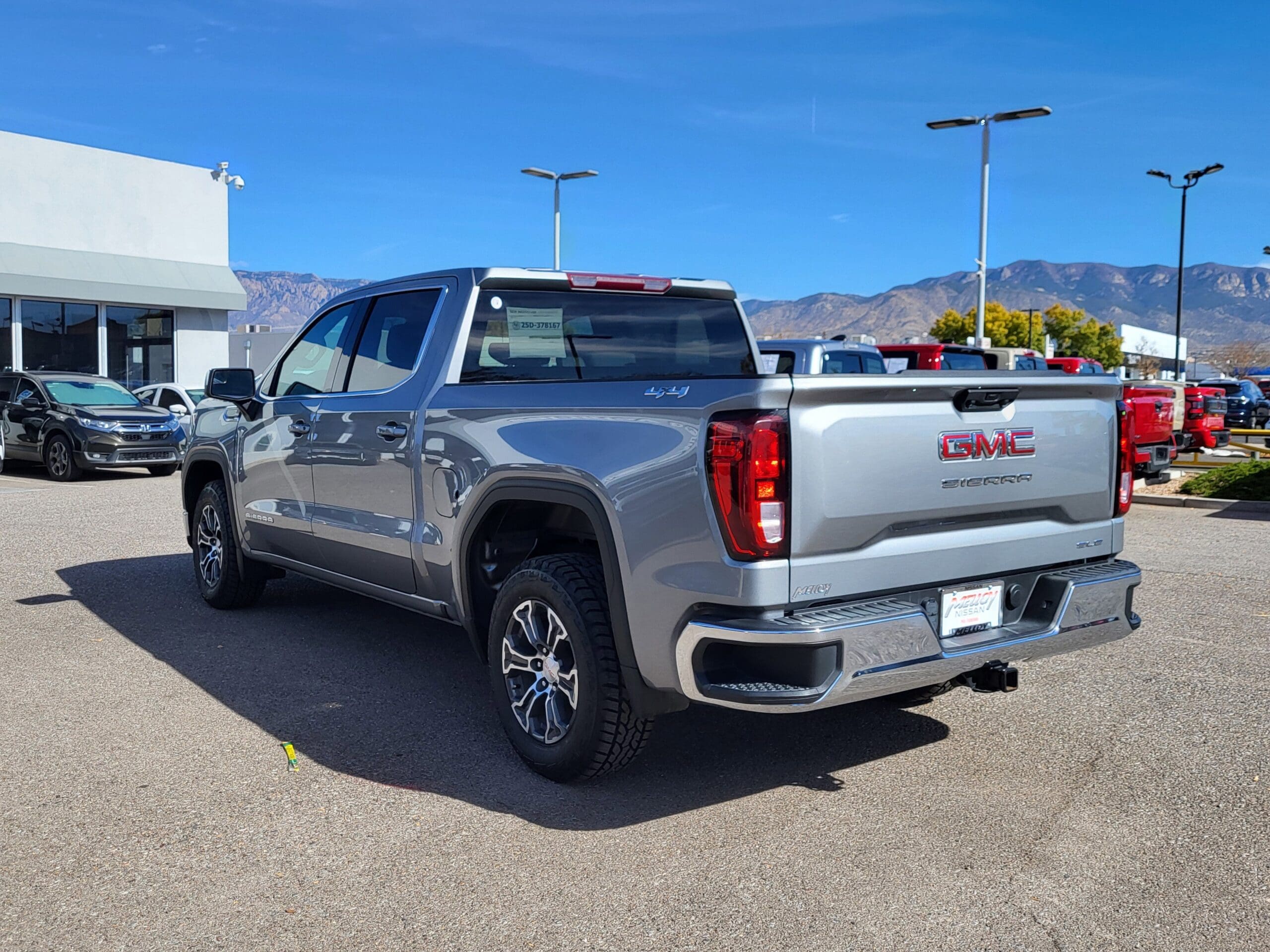 2023 GMC Sierra 1500 - Image 3