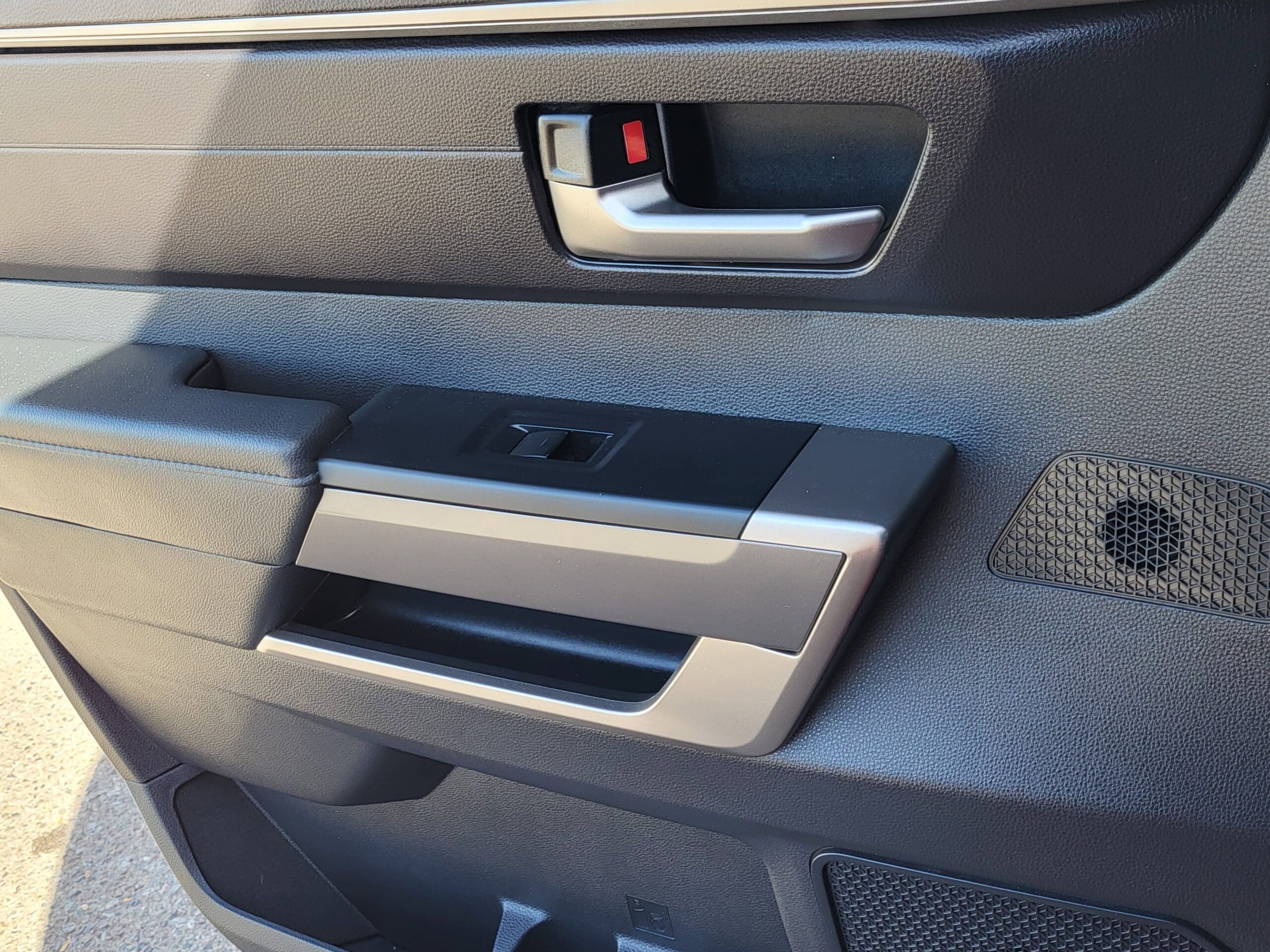 2023 Toyota Tundra 4WD - Image 11