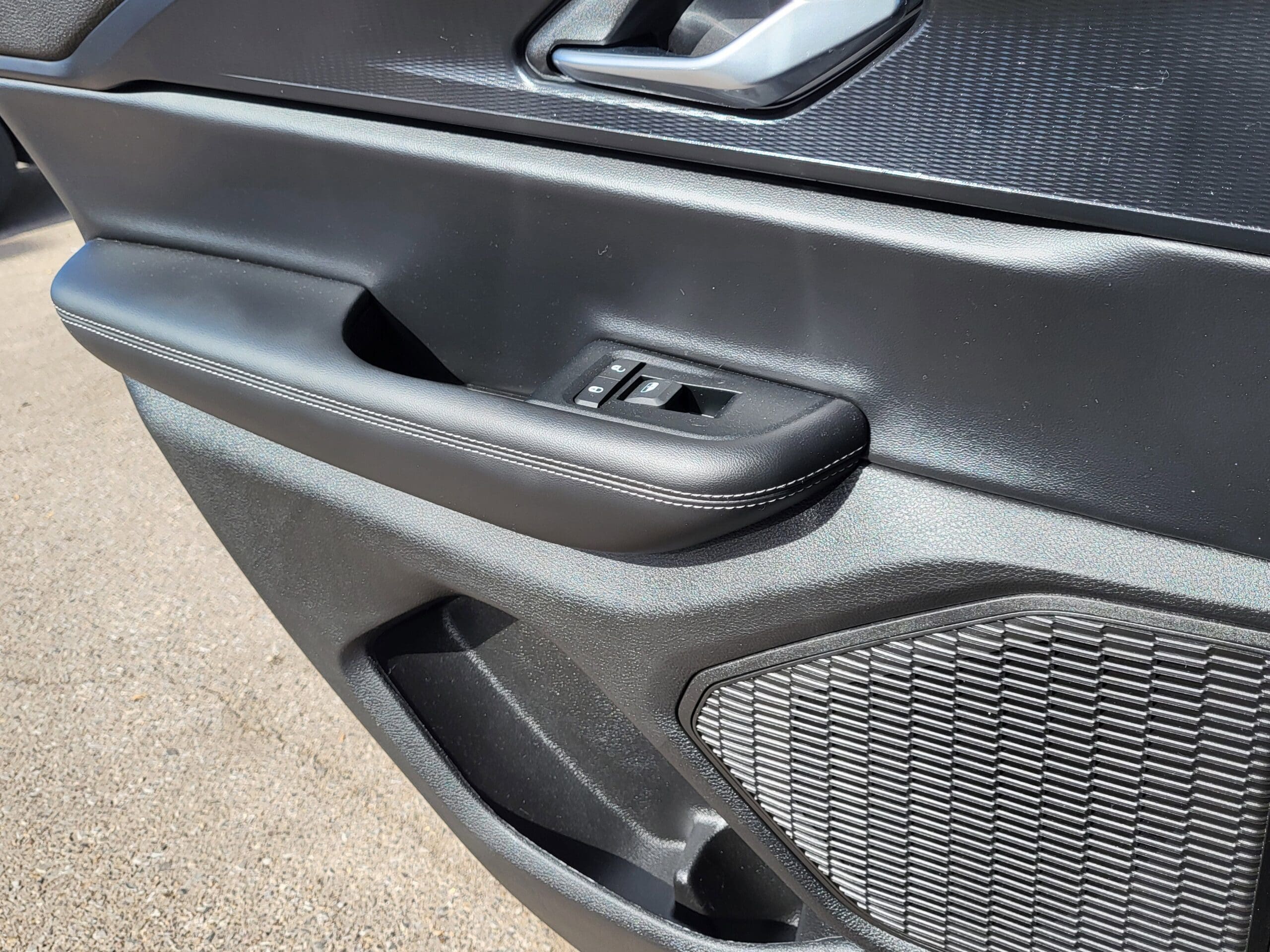 2025 Jeep Grand Cherokee - Image 11