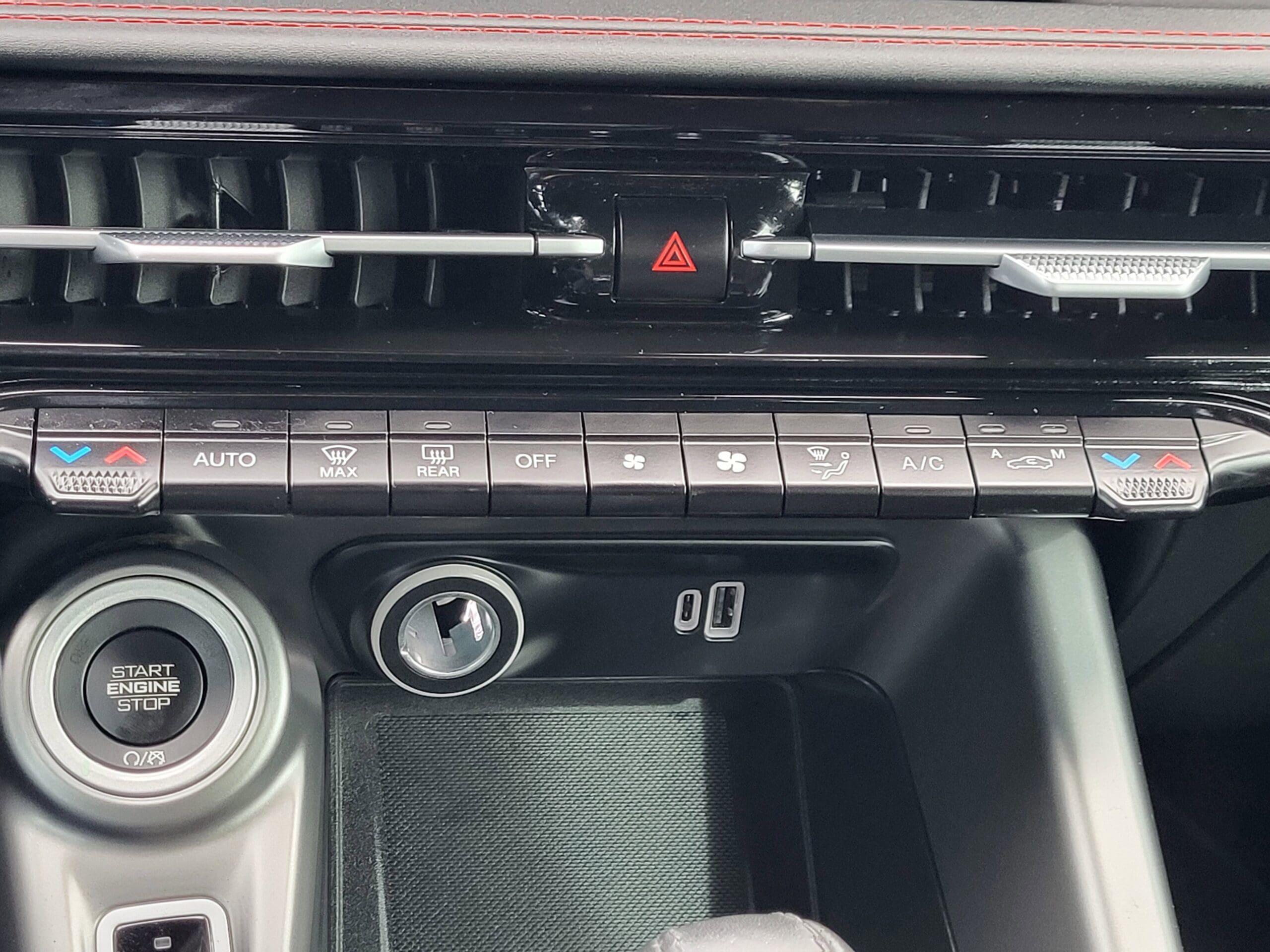 2024 Dodge Hornet - Image 24