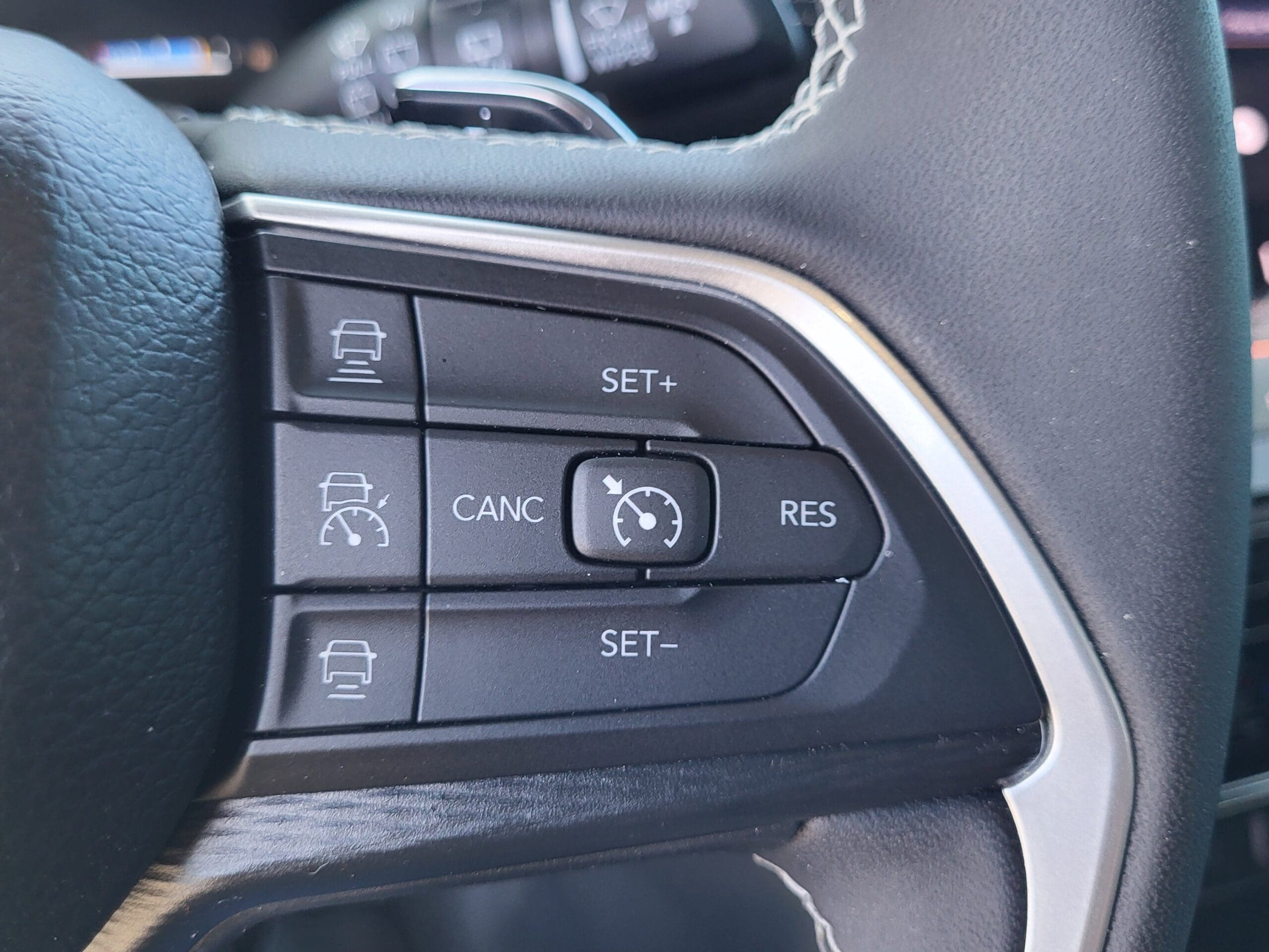 2025 Jeep Grand Cherokee - Image 19