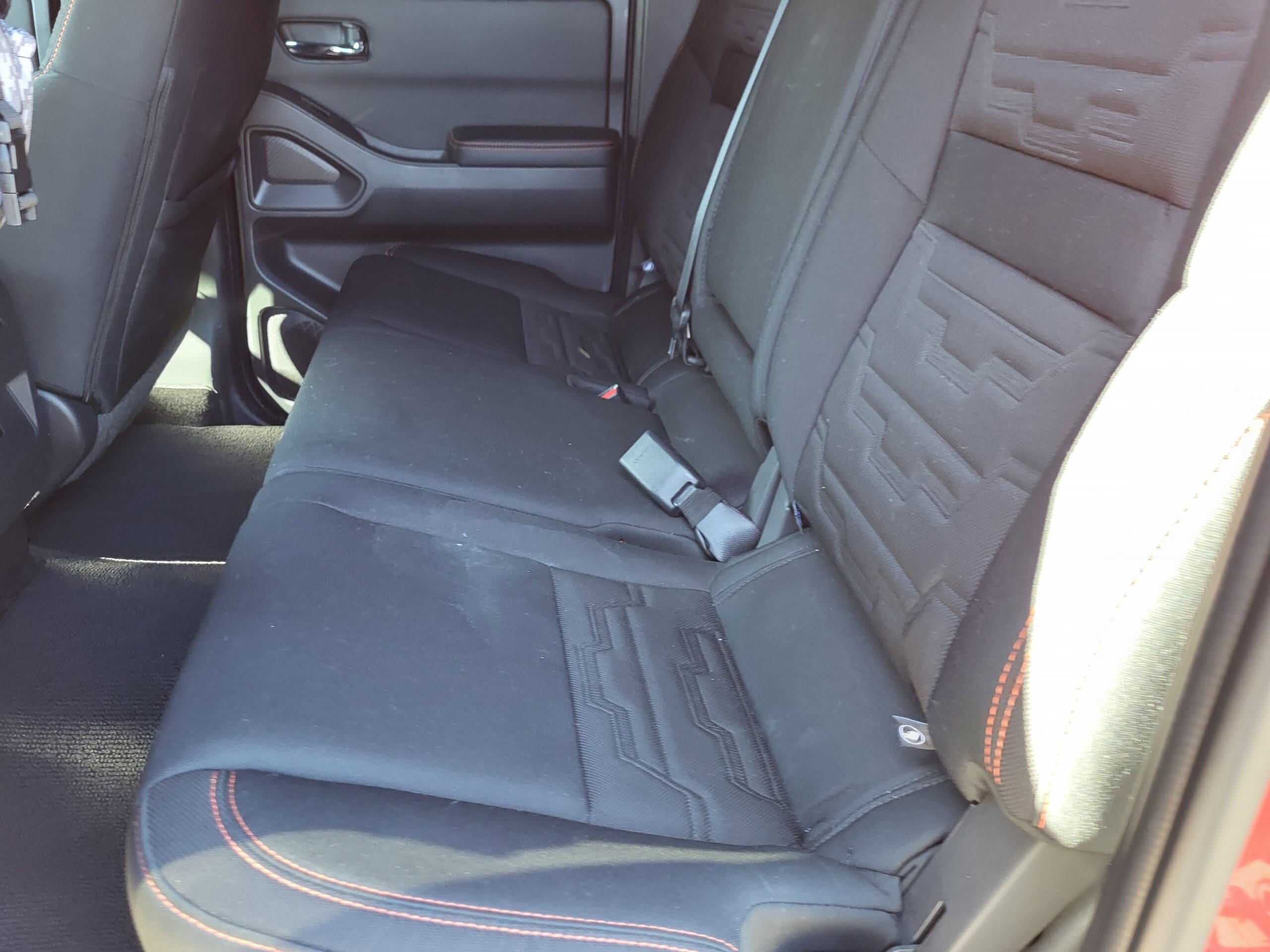 2025 Nissan Frontier - Image 9