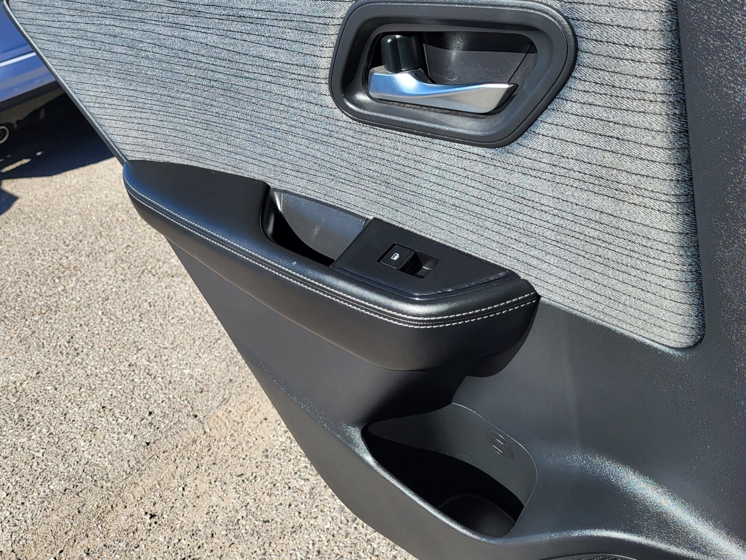 2023 Nissan Rogue - Image 10